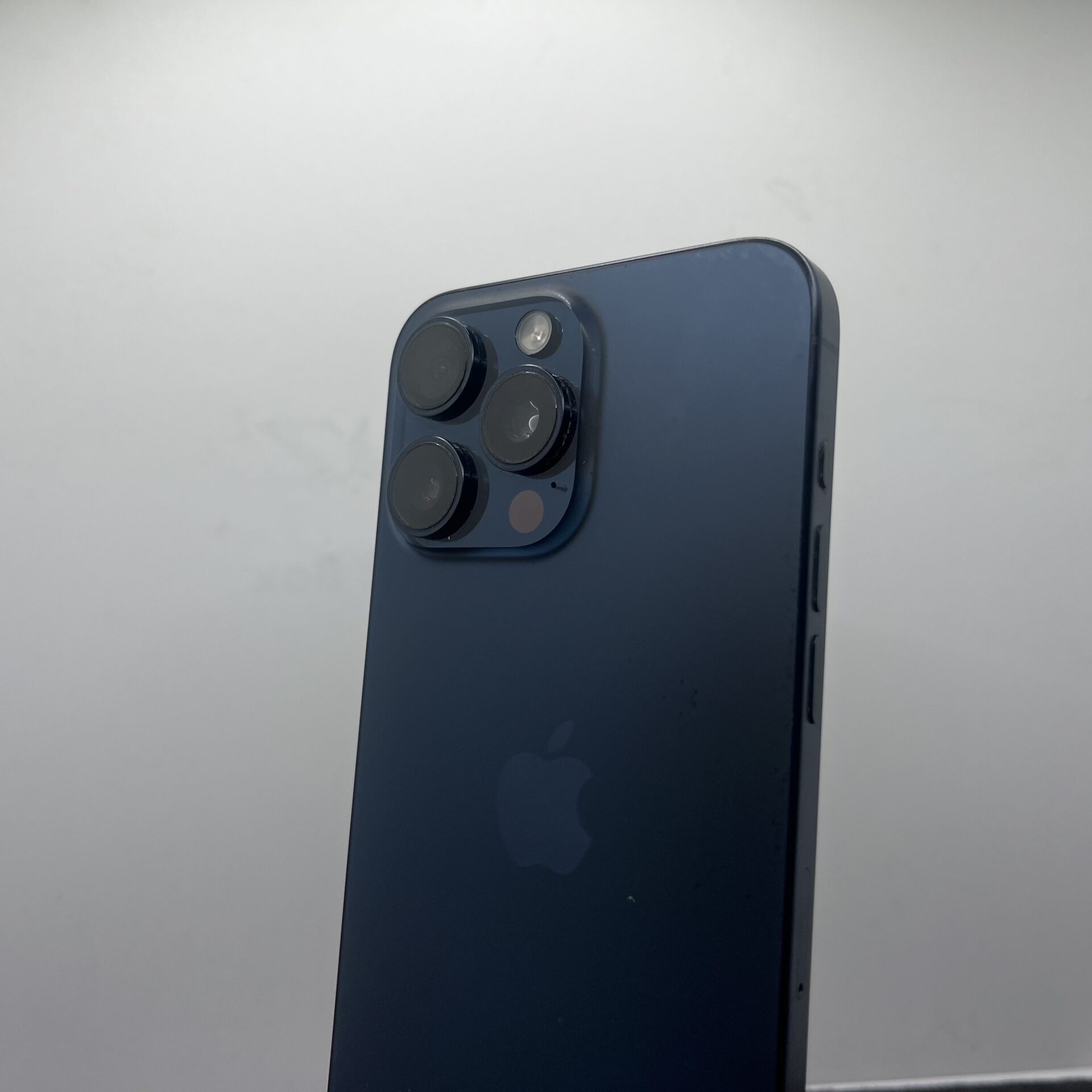 Apple iPhone 15 Pro Max 512GB Blue Titanium - (Grade B) - Image 11