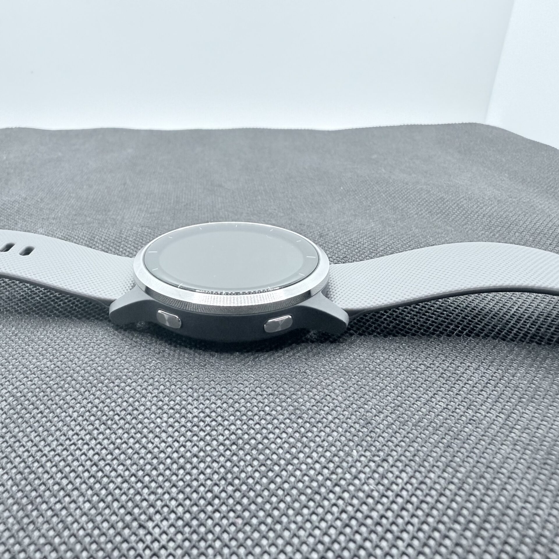 Garmin Vivoactive 4 Black – (Grade B) - Image 4