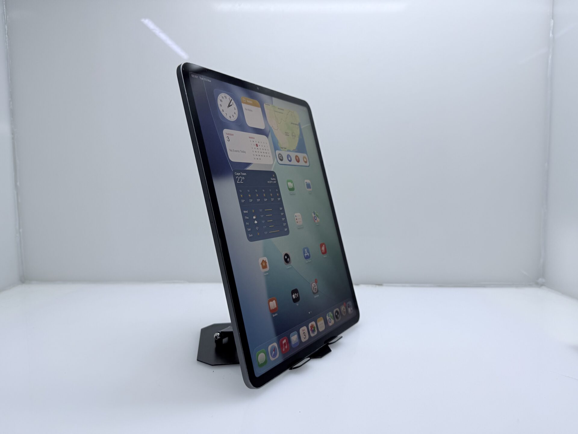 Apple iPad Pro 12.9 3rd Gen (Wifi Only) 64GB Space Grey – No Face ID - Image 2