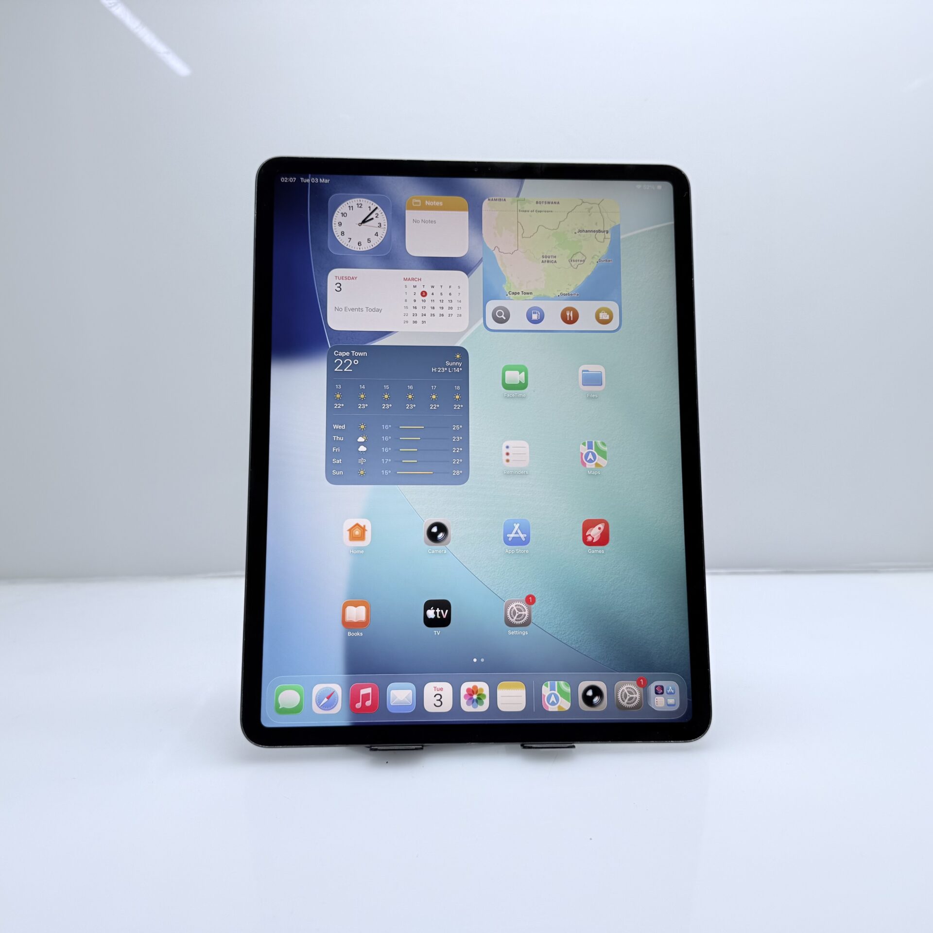 Apple iPad Pro 12.9 3rd Gen (Wifi Only) 64GB Space Grey – No Face ID - Image 3