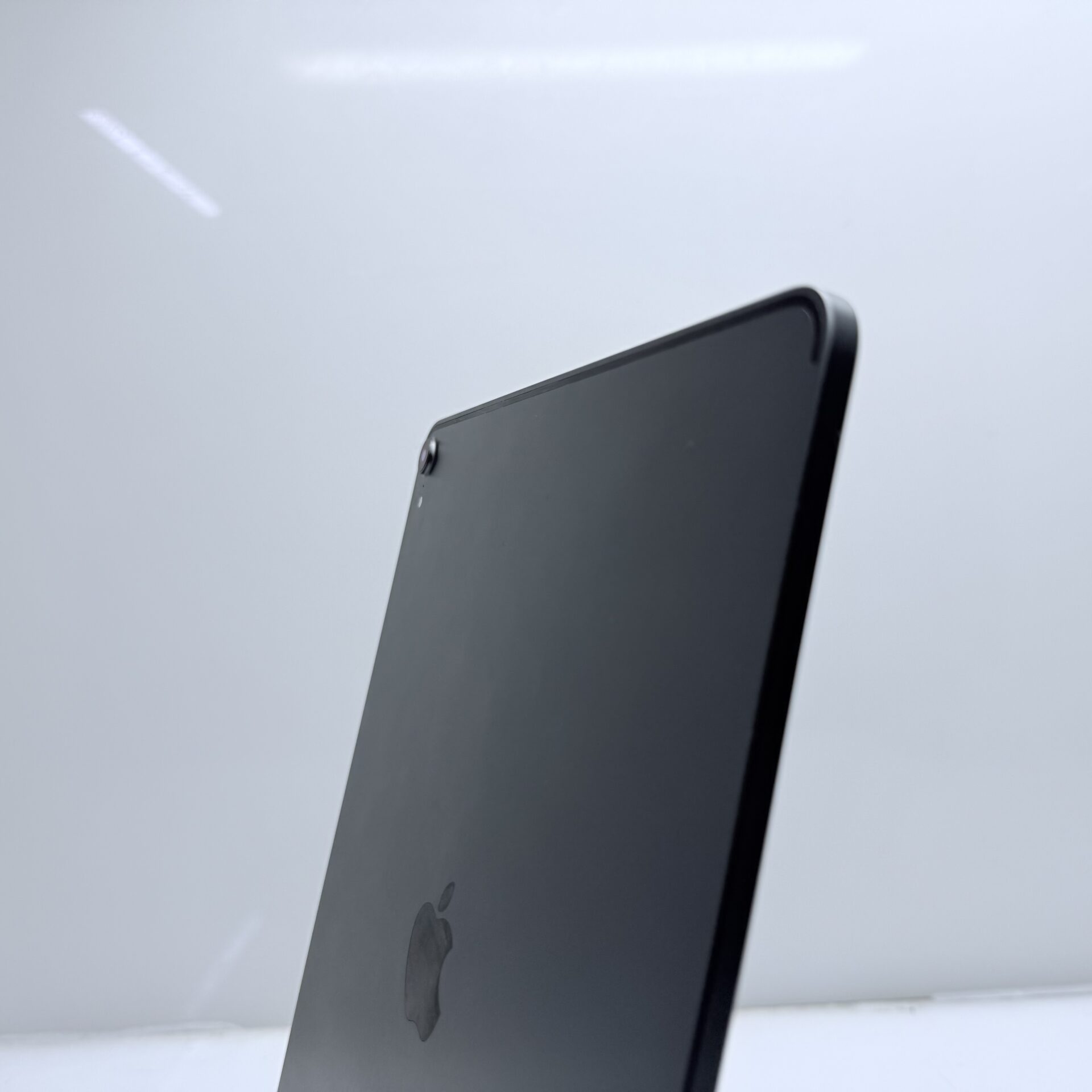 Apple iPad Pro 12.9 3rd Gen (Wifi Only) 64GB Space Grey – No Face ID - Image 7