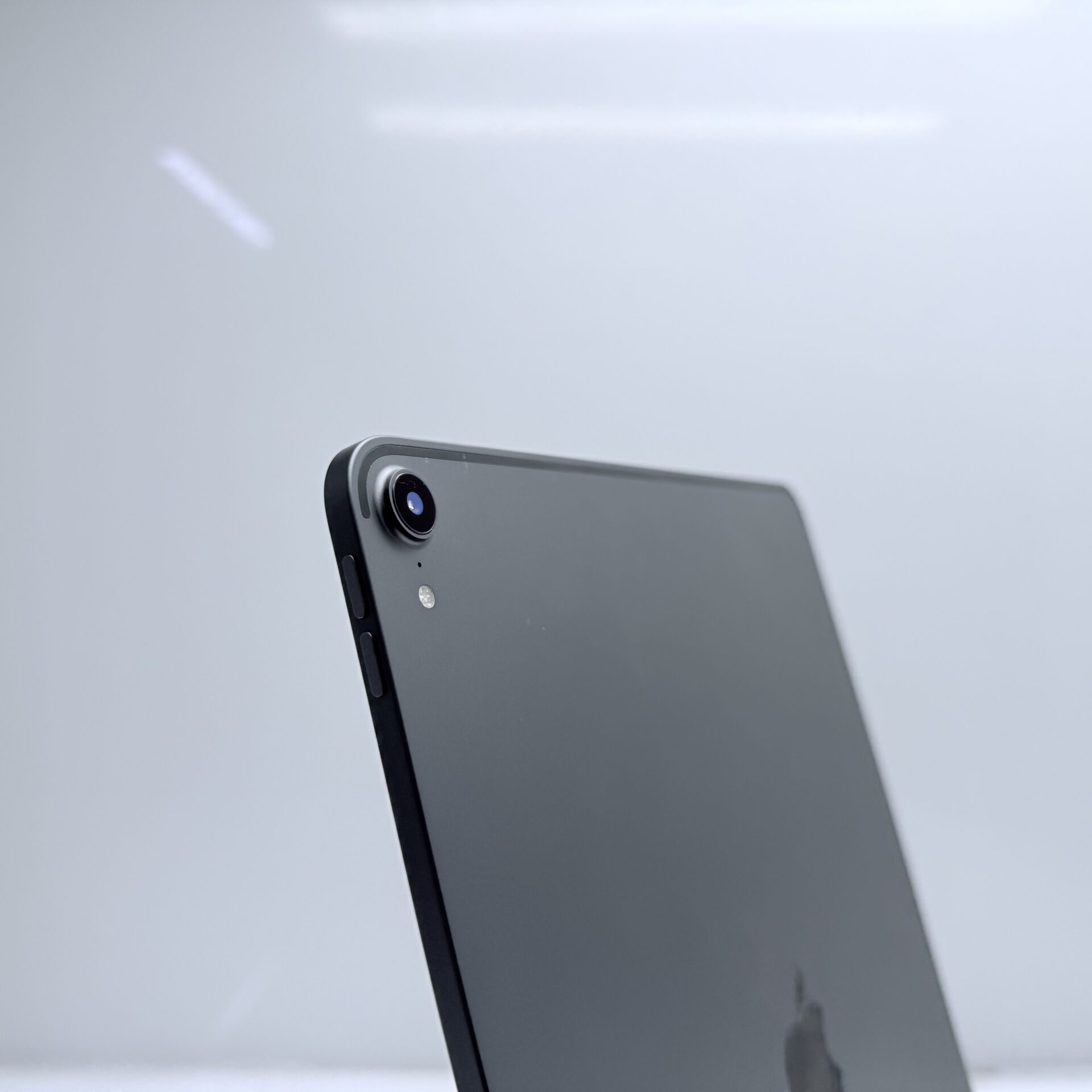 Apple iPad Pro 12.9 3rd Gen (Wifi Only) 64GB Space Grey – No Face ID - Image 9