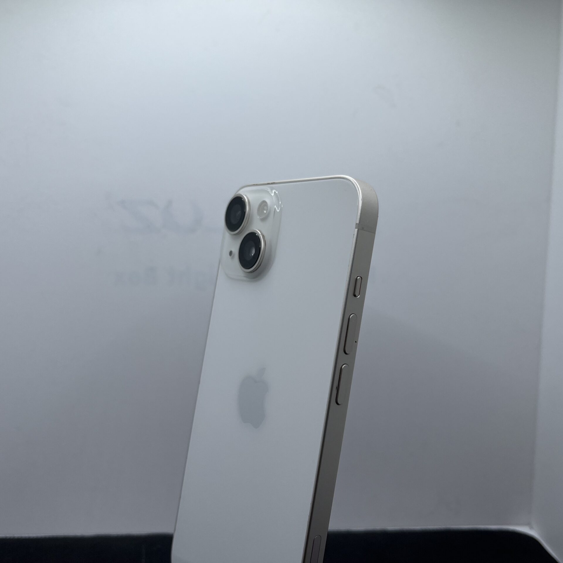 Apple iPhone 14 256GB Silver - (Grade B) Bright Spots - Image 11