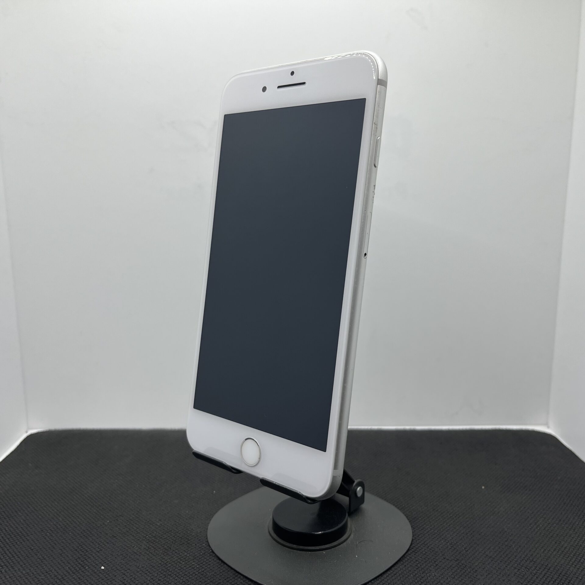 Apple iPhone 8 Plus 256GB Silver - (Grade B) - Image 3