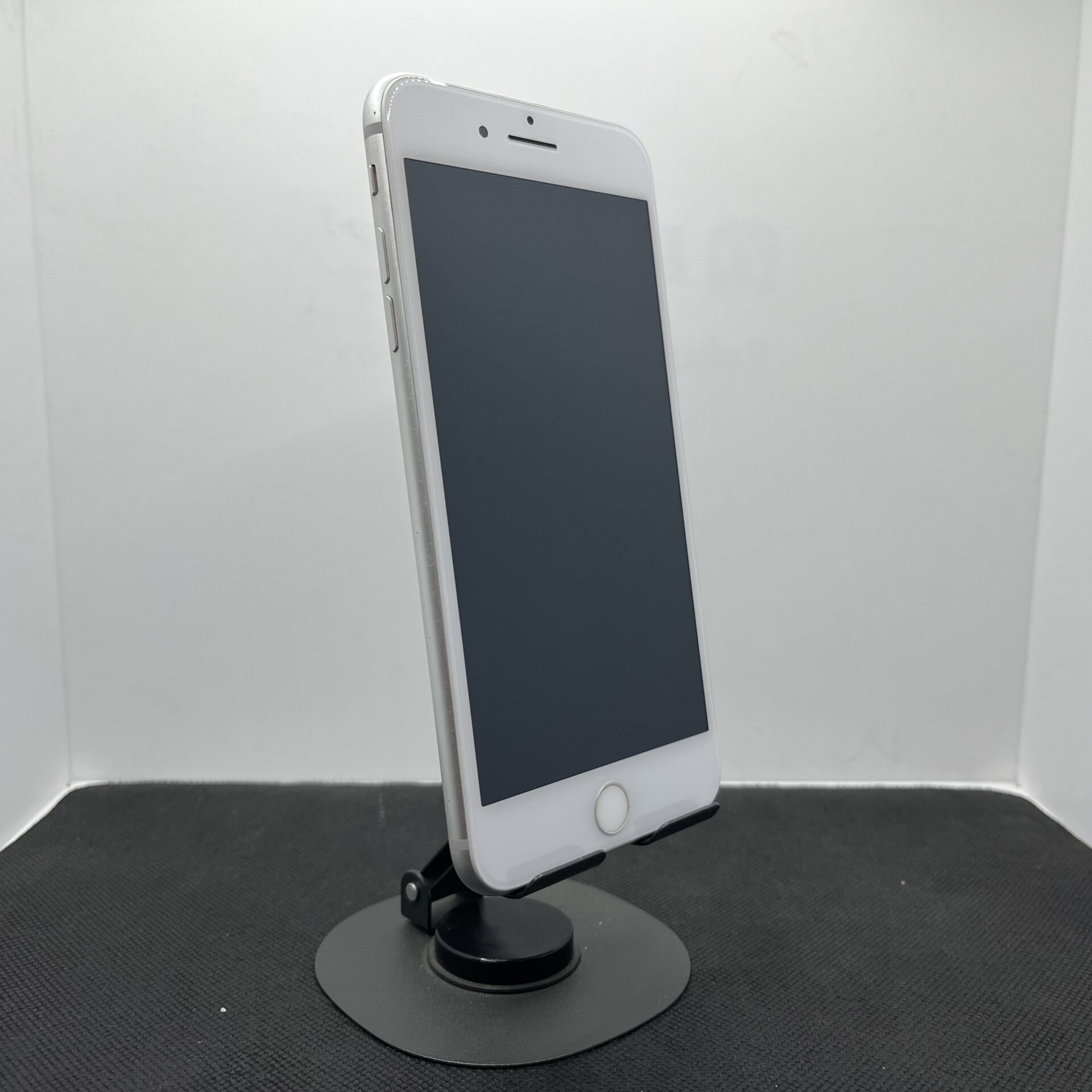 Apple iPhone 8 Plus 256GB Silver - (Grade B) - Image 2