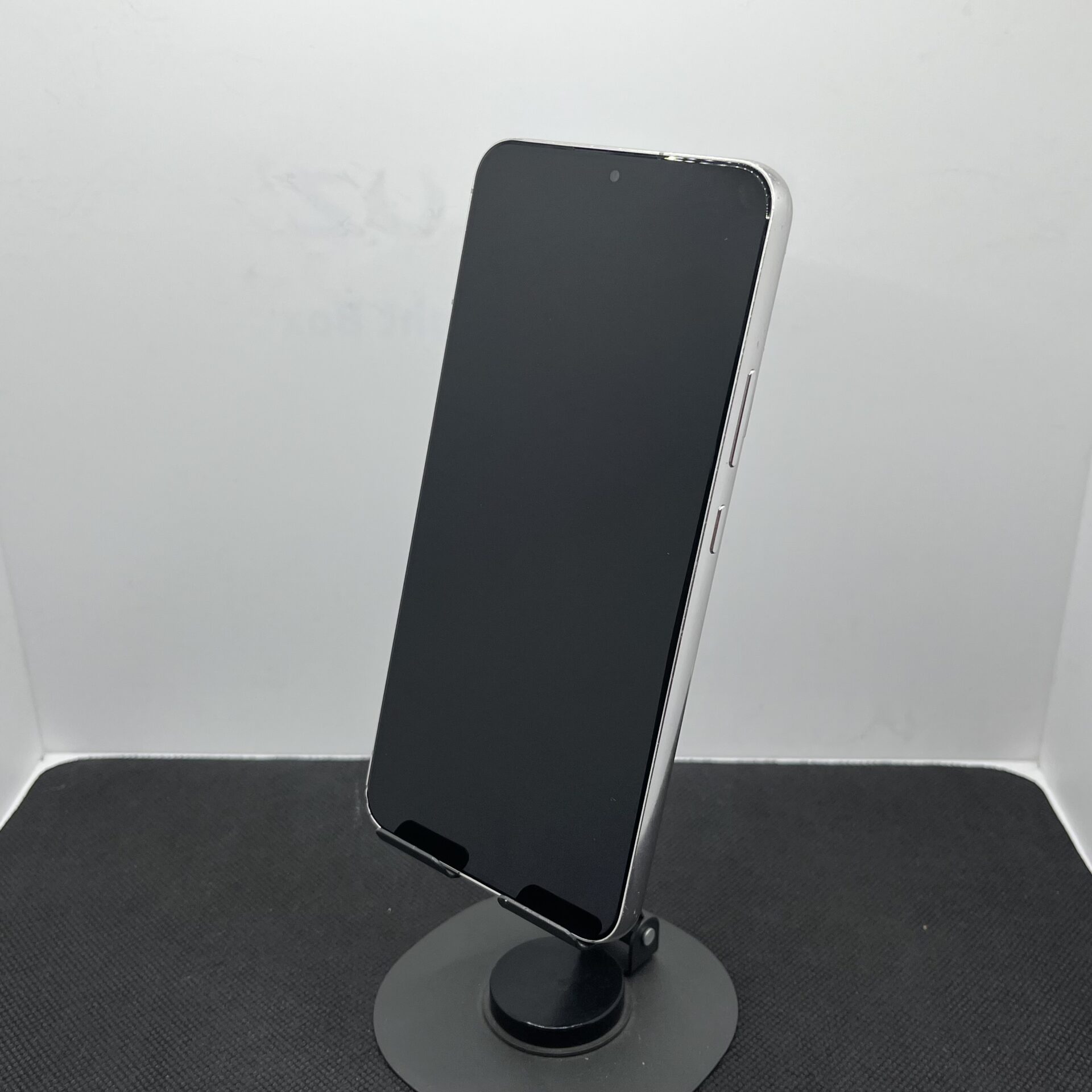 Samsung Galaxy S22 Plus 256GB Phantom White – (Grade B) - Image 7