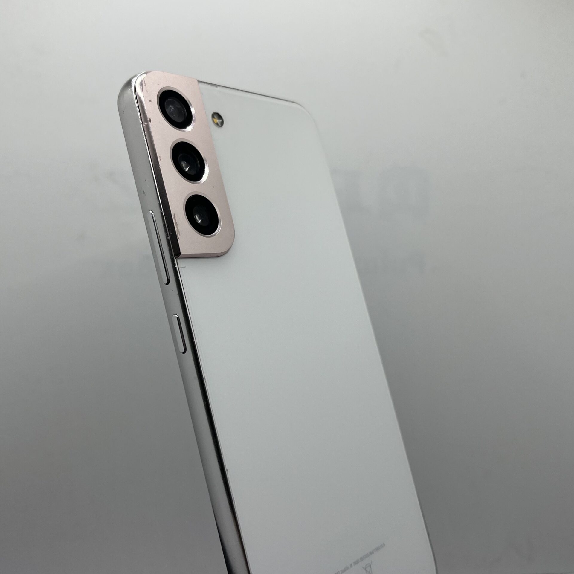 Samsung Galaxy S22 Plus 256GB Phantom White – (Grade B) - Image 11