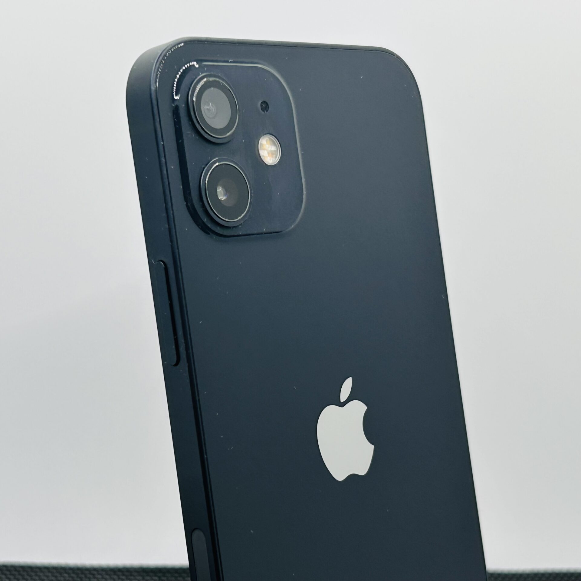 Apple iPhone 12 256GB Midnight Blue (Grade B) - Image 10