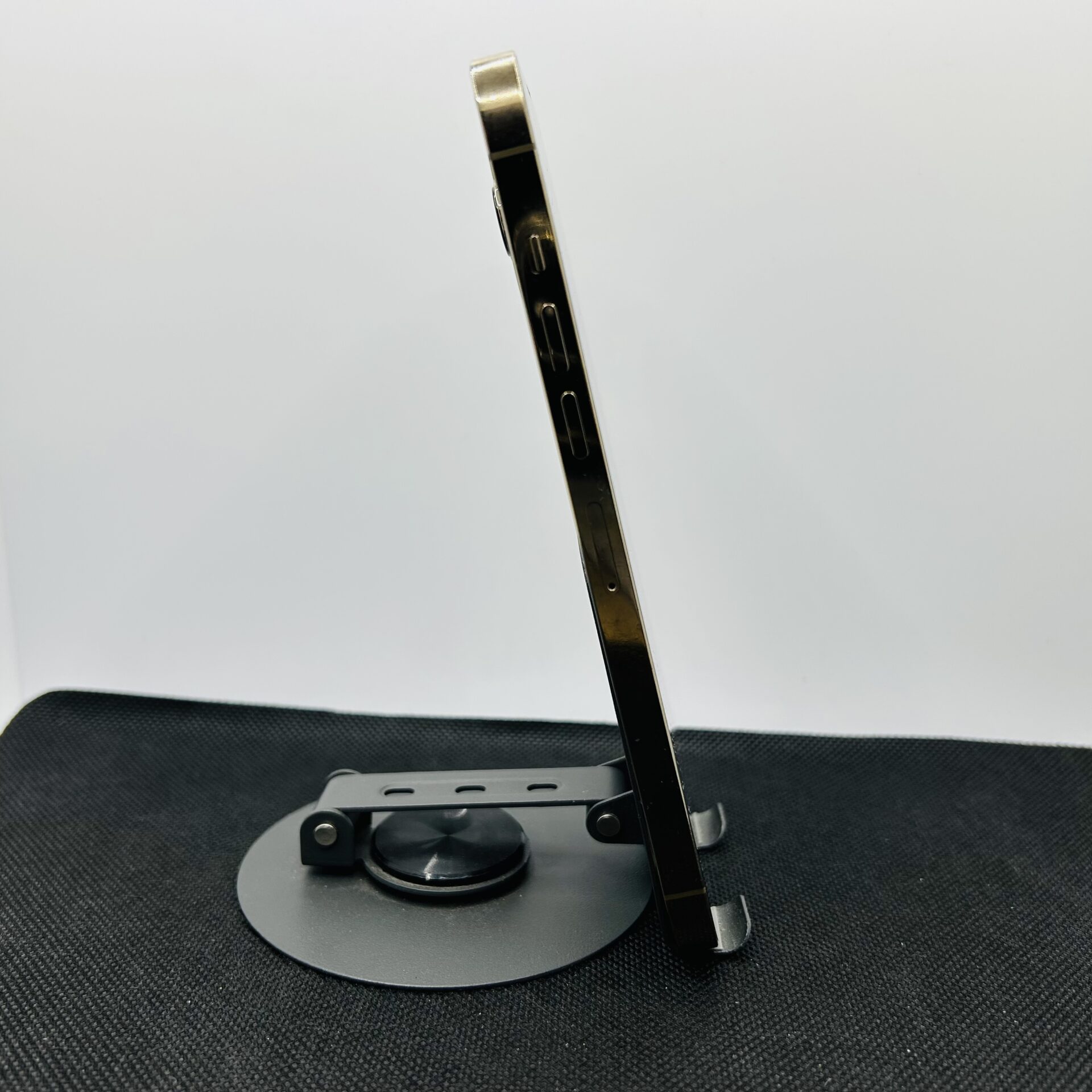 Apple iPhone 13 Pro Max 128GB Gold (Grade B) - Image 7