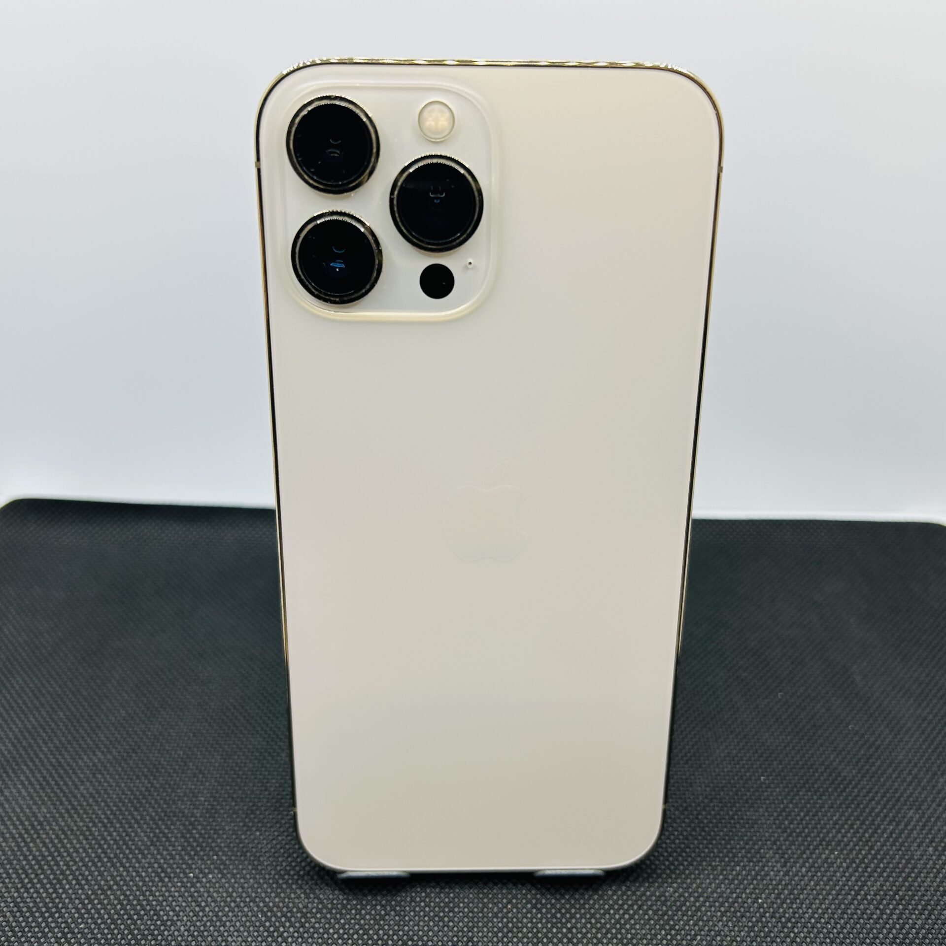 Apple iPhone 13 Pro Max 128GB Gold (Grade B) - Image 9