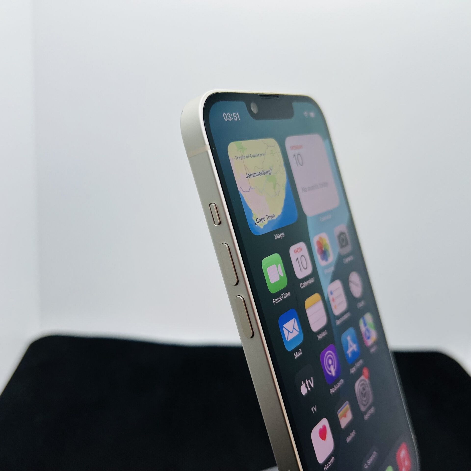 Apple iPhone 14 256GB Starlight – (Grade B) - Image 4