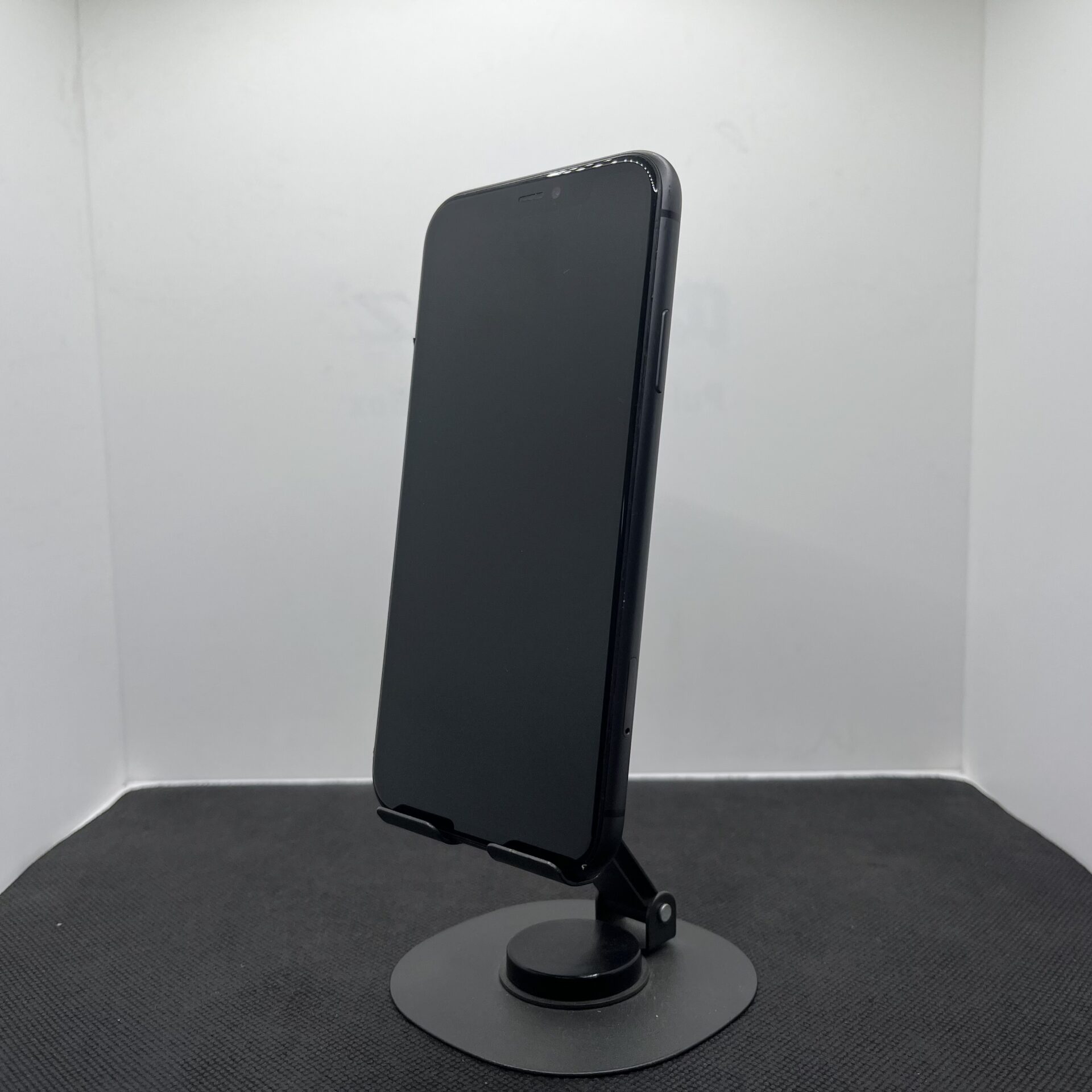 Apple iPhone 11 64GB Black - (Grade B) - Image 3