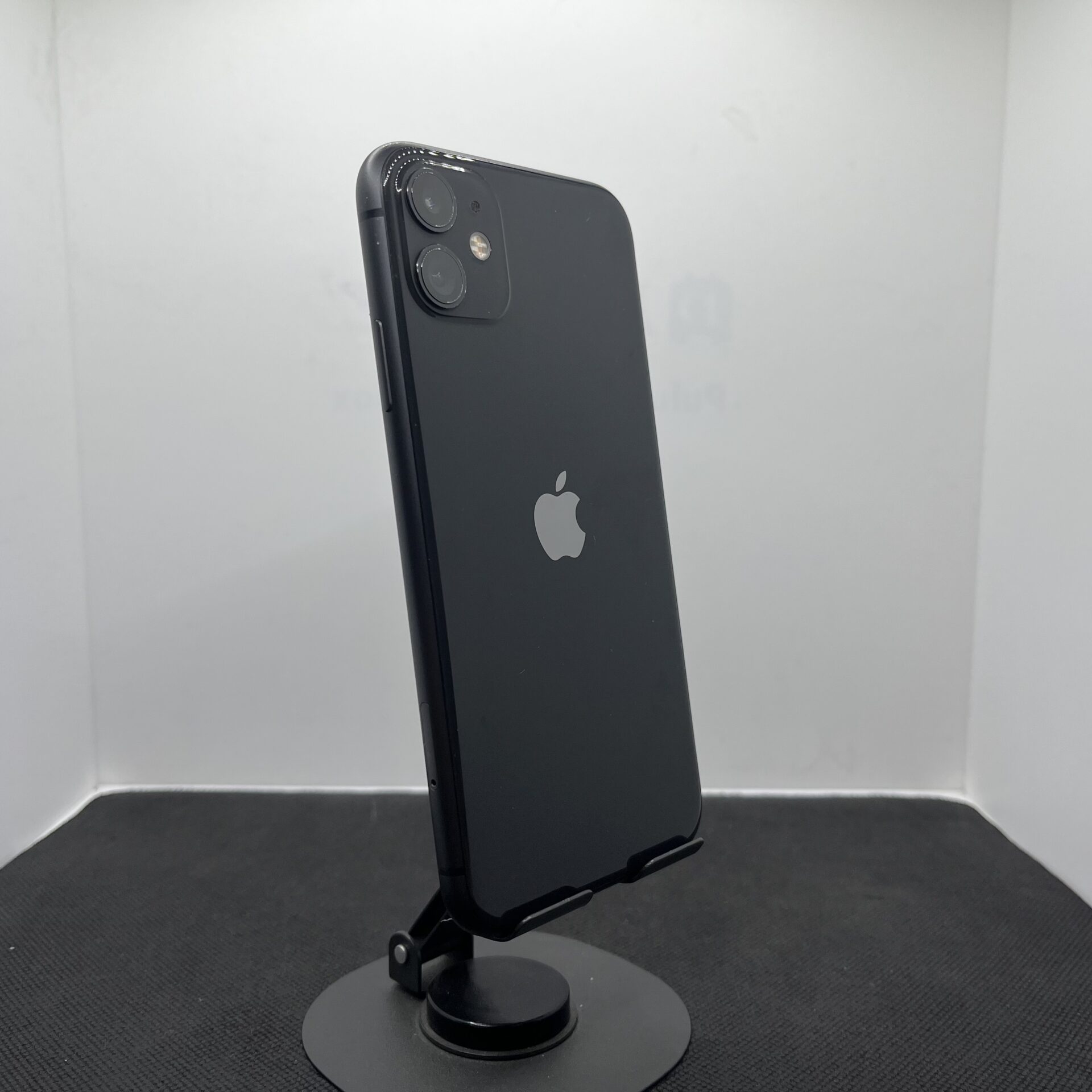 Apple iPhone 11 64GB Black - (Grade B) - Image 7