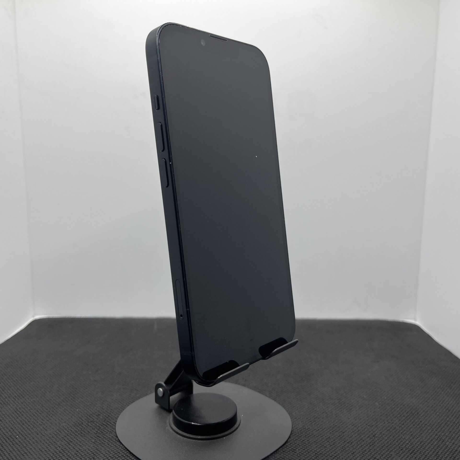 Apple iPhone 13 128GB Midnight - (Grade B) - Image 2