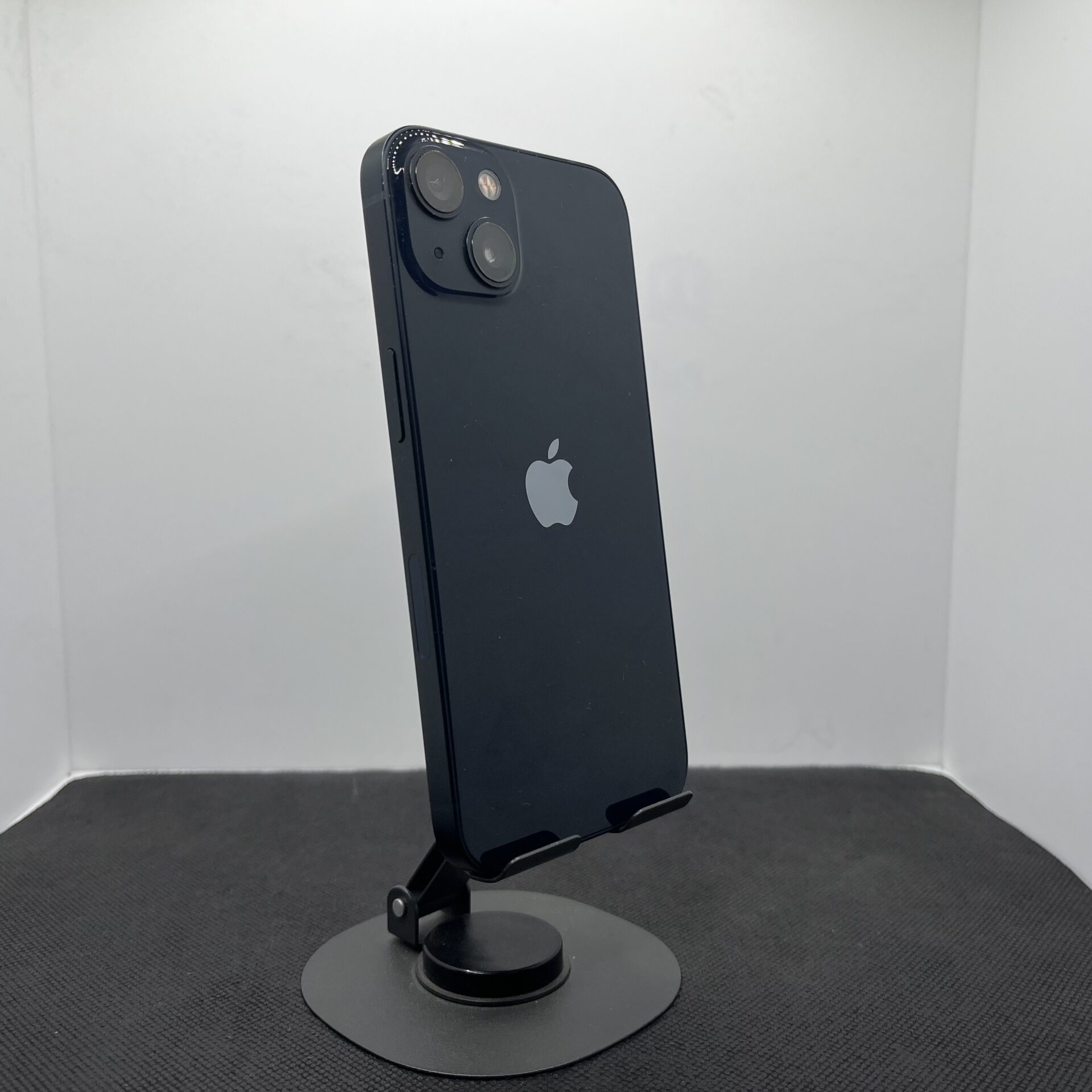 Apple iPhone 13 128GB Midnight - (Grade B) - Image 8