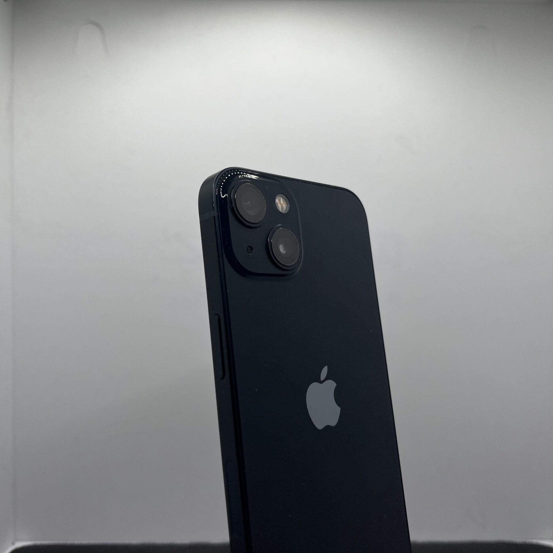 Apple iPhone 13 128GB Midnight - (Grade B) - Image 10