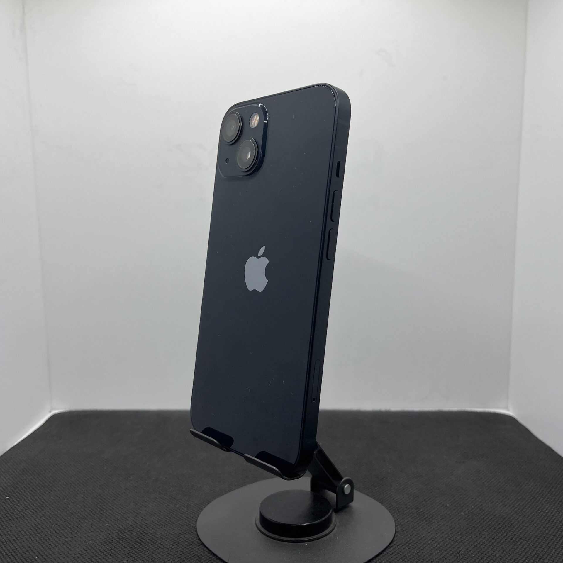 Apple iPhone 13 128GB Midnight - (Grade B) - Image 9