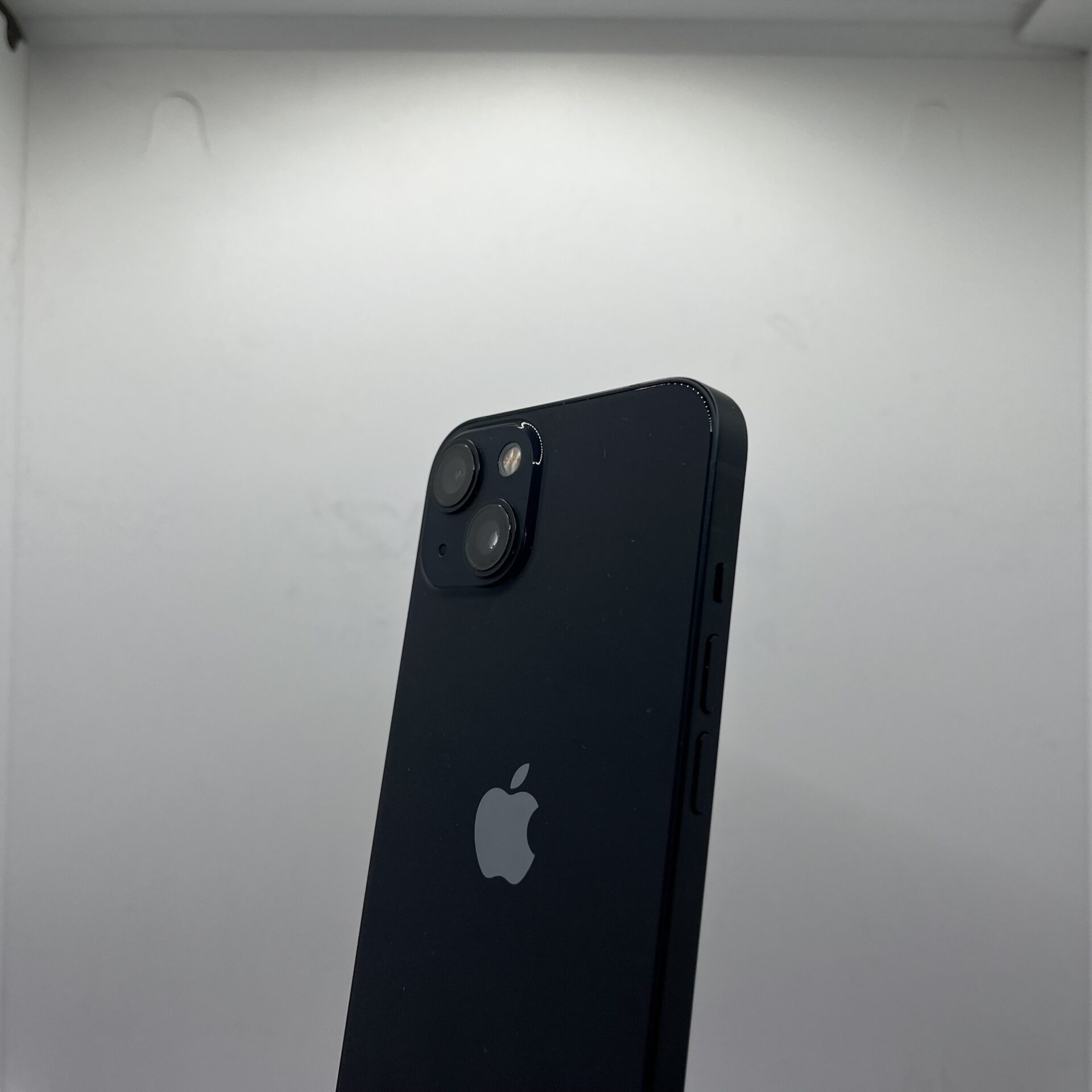 Apple iPhone 13 128GB Midnight - (Grade B) - Image 11