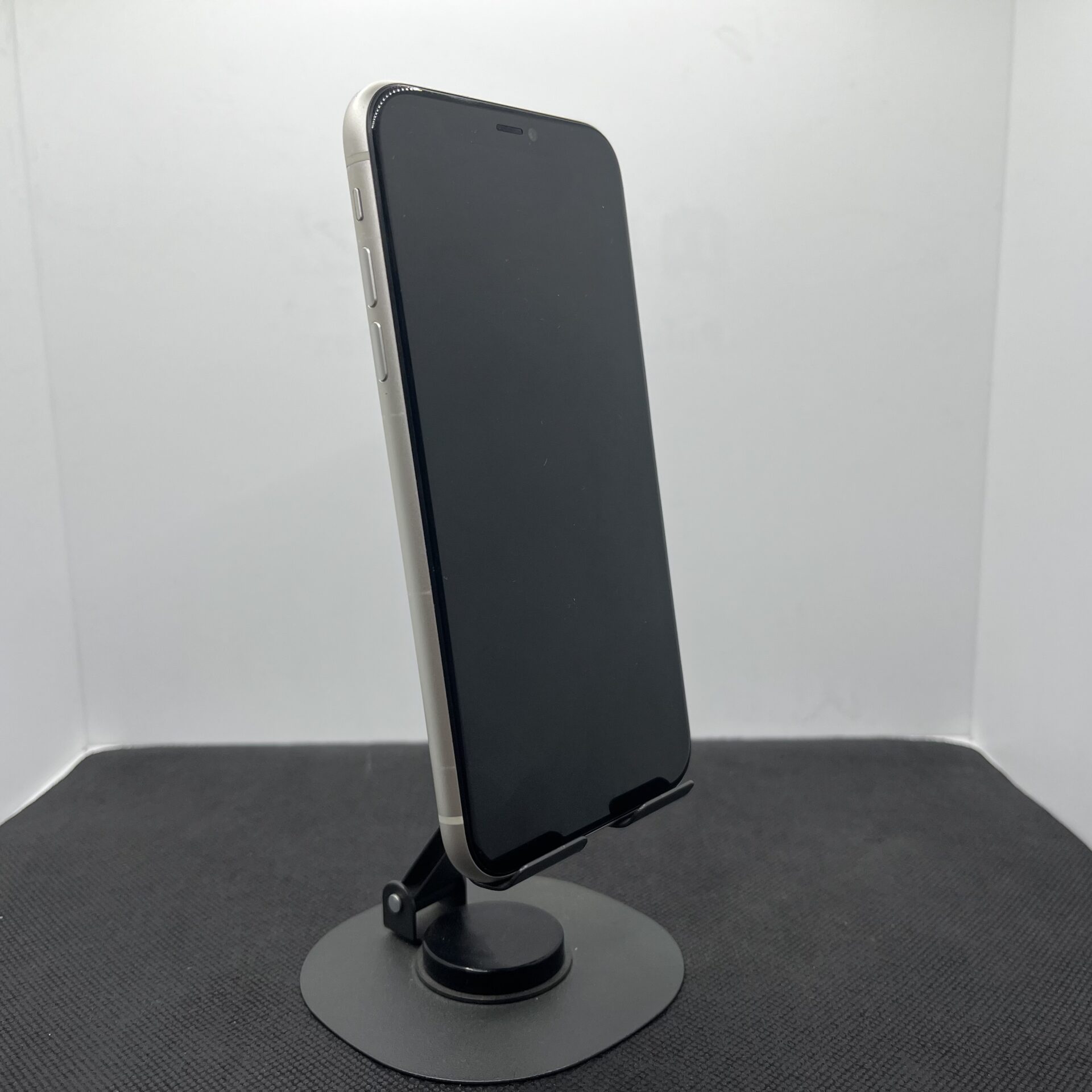 Apple iPhone 11 128GB White - (Grade B) - Image 2