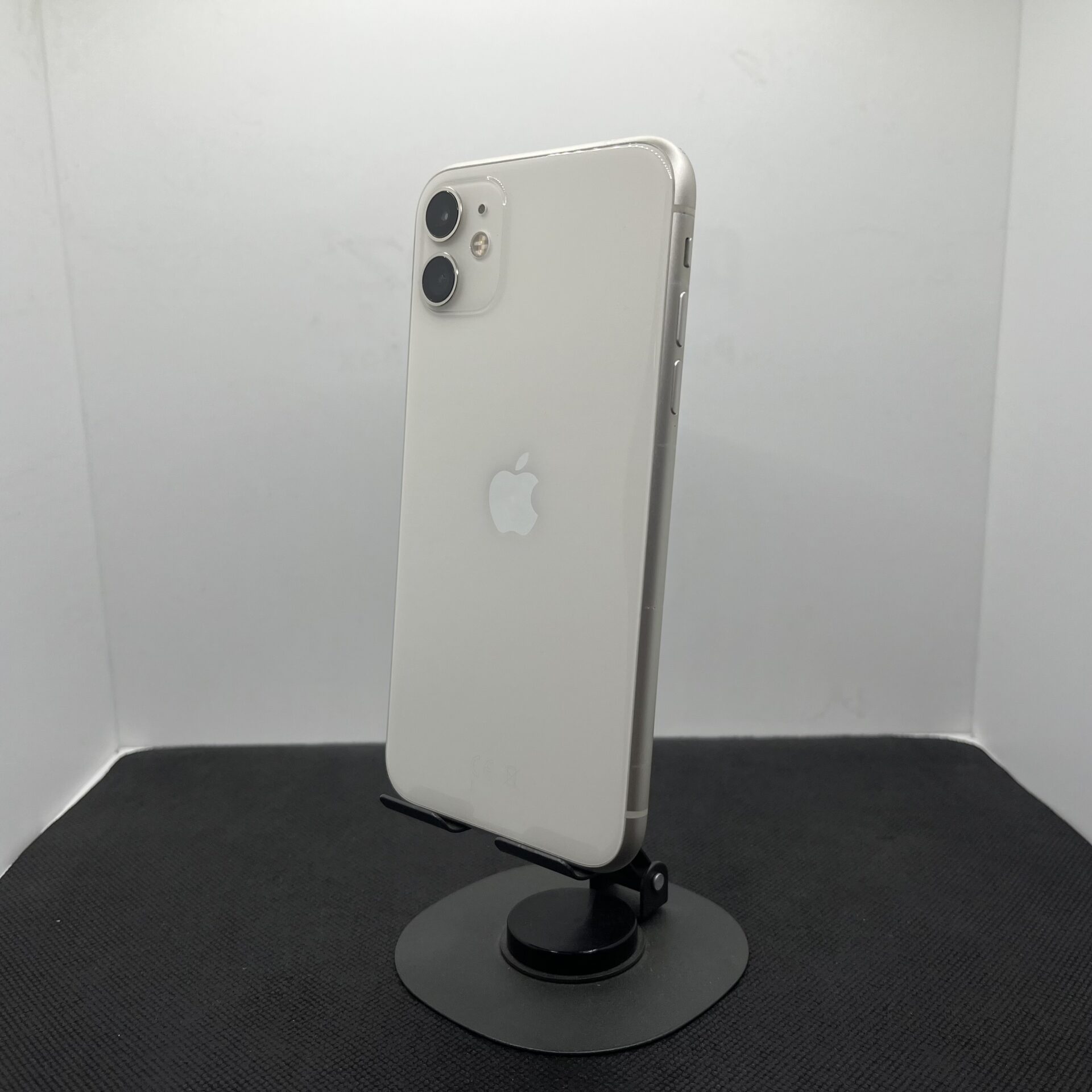 Apple iPhone 11 128GB White - (Grade B) - Image 8