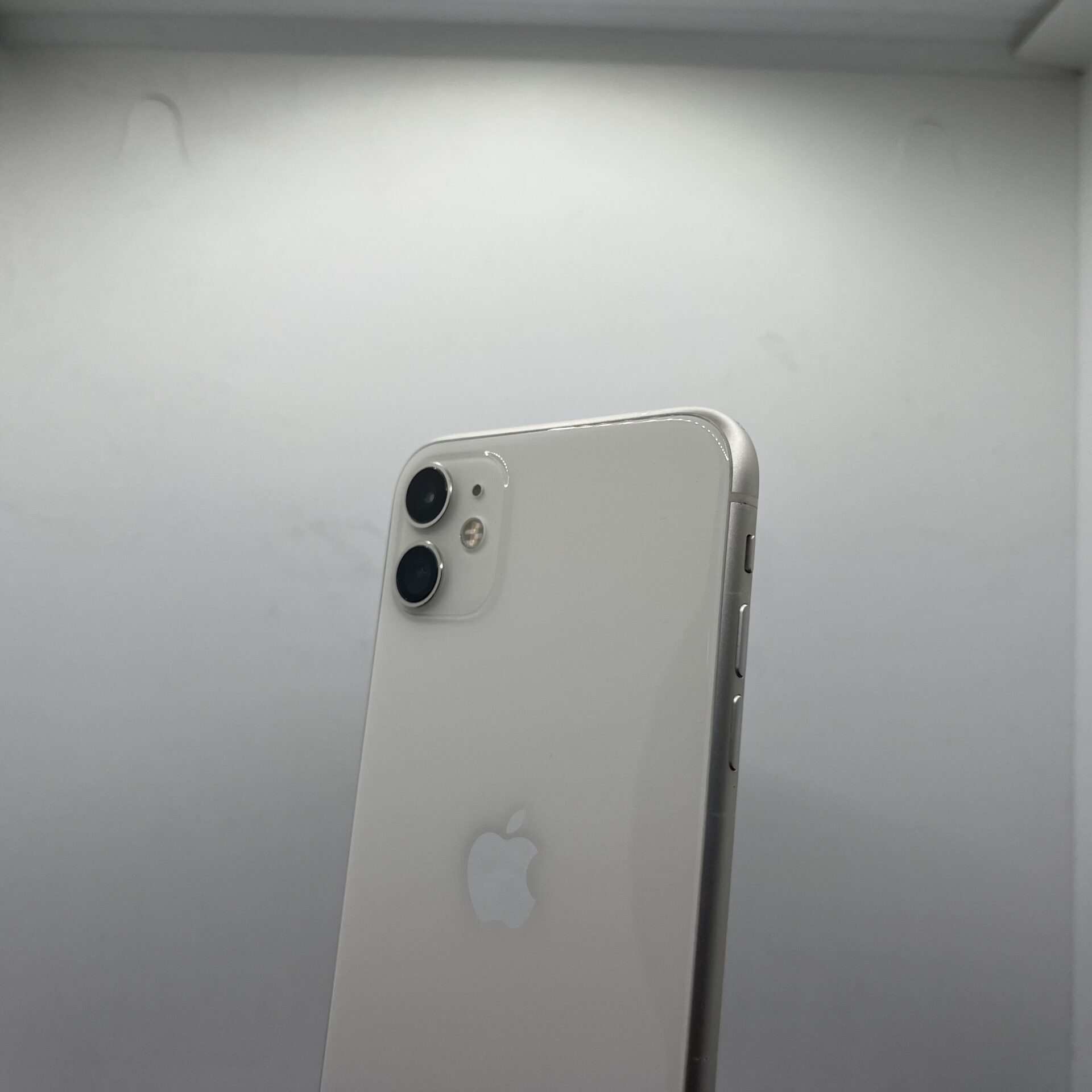 Apple iPhone 11 128GB White - (Grade B) - Image 10