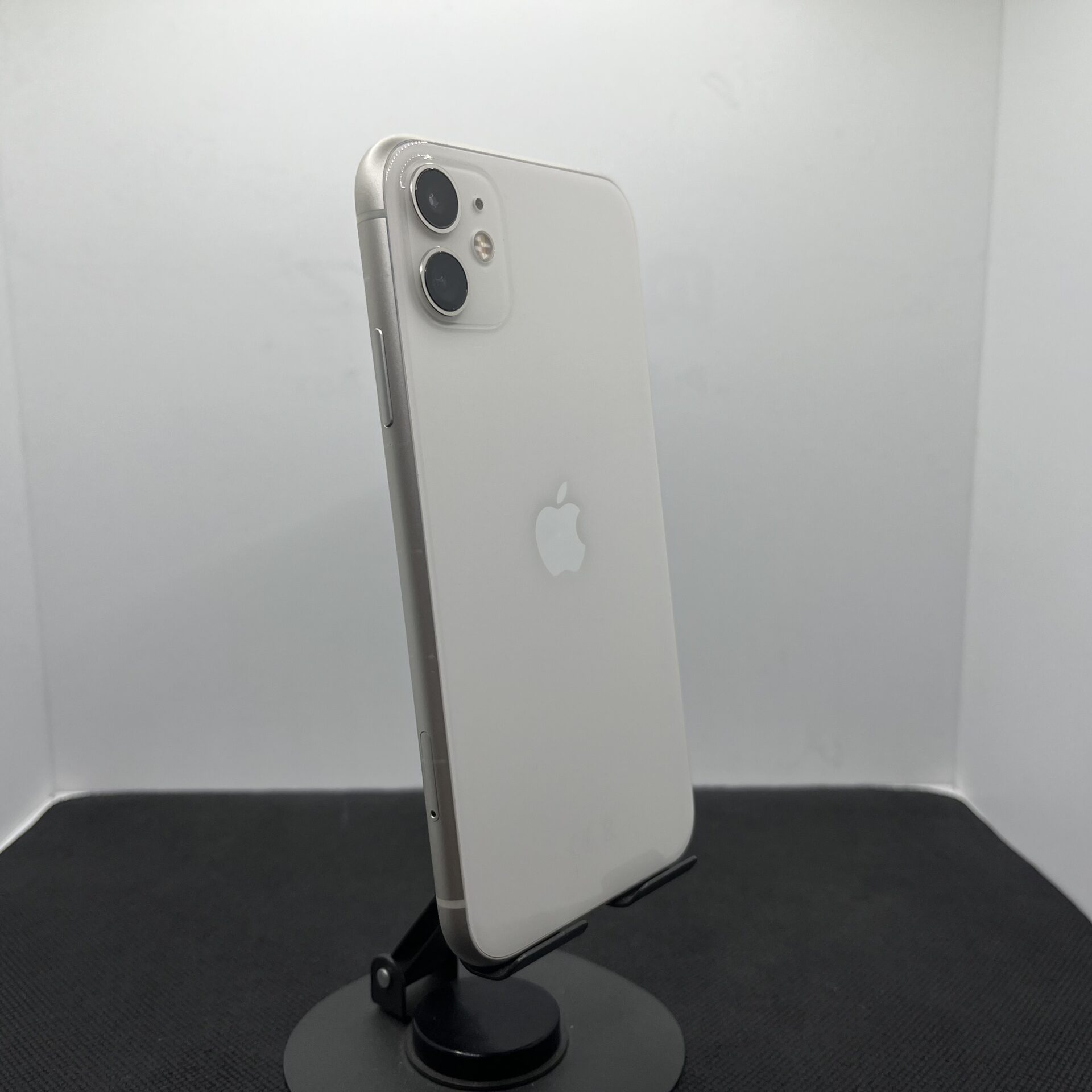 Apple iPhone 11 128GB White - (Grade B) - Image 9