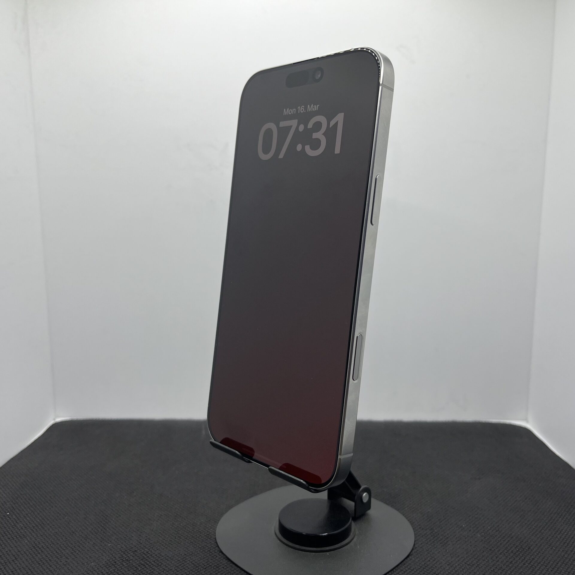 Apple iPhone 16 Pro Max 256GB White Titanium - (Grade B) - Image 3