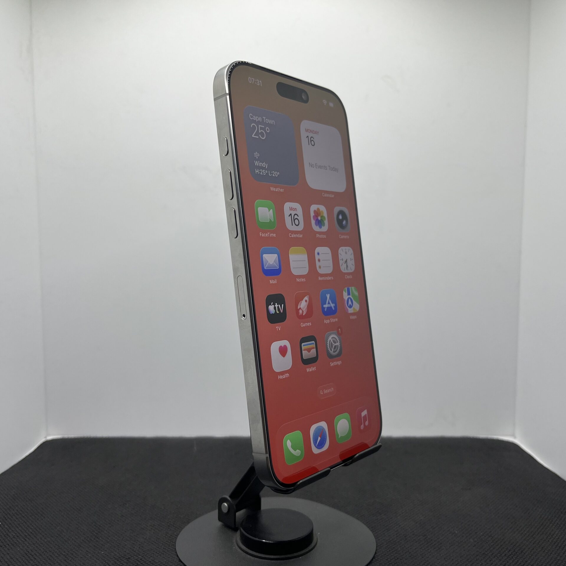 Apple iPhone 16 Pro Max 256GB White Titanium - (Grade B) - Image 4