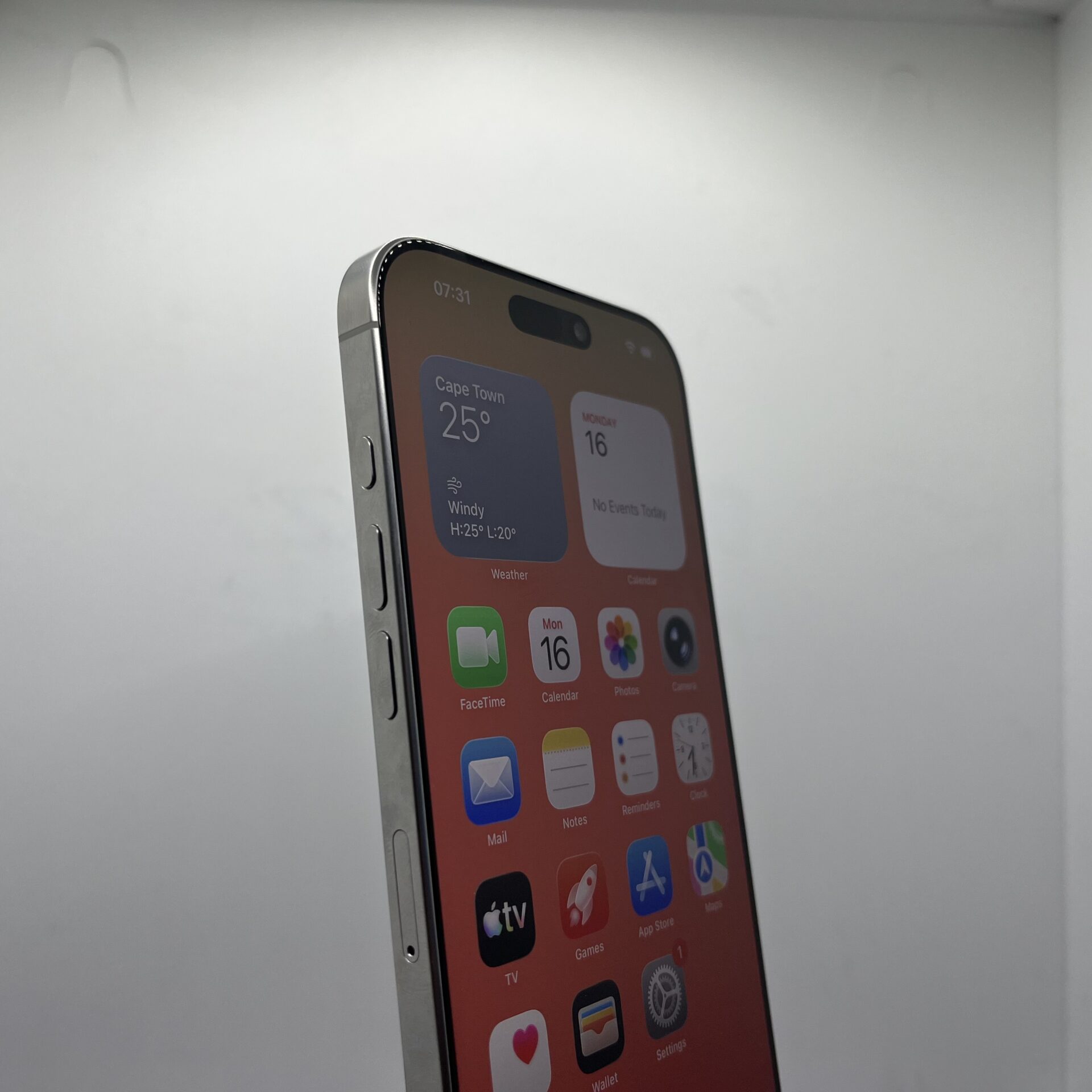 Apple iPhone 16 Pro Max 256GB White Titanium - (Grade B) - Image 7