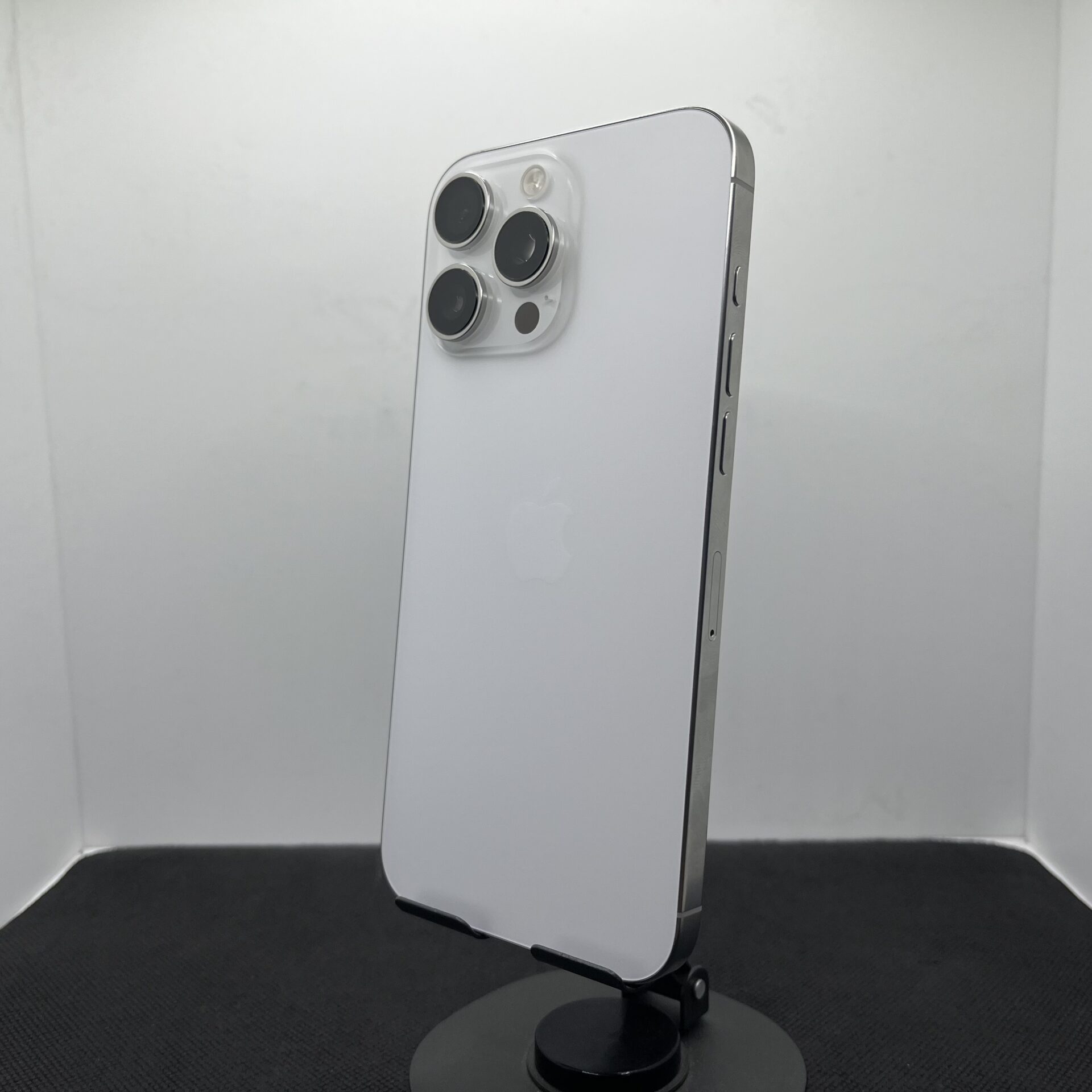 Apple iPhone 16 Pro Max 256GB White Titanium - (Grade B) - Image 10