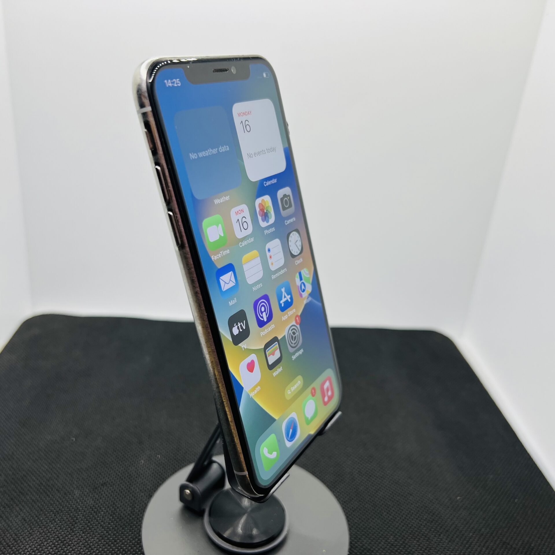 Apple iPhone X 256GB Silver – (Grade B) - Image 3