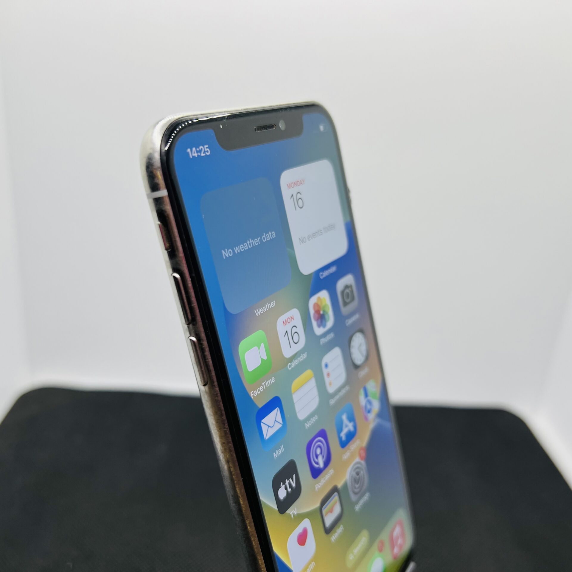 Apple iPhone X 256GB Silver – (Grade B) - Image 4