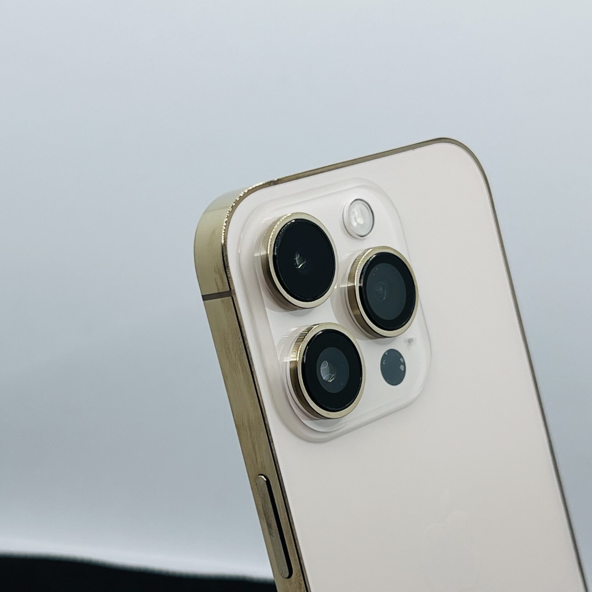 Apple iPhone 14 Pro 128GB Gold – (Grade B) - Image 11