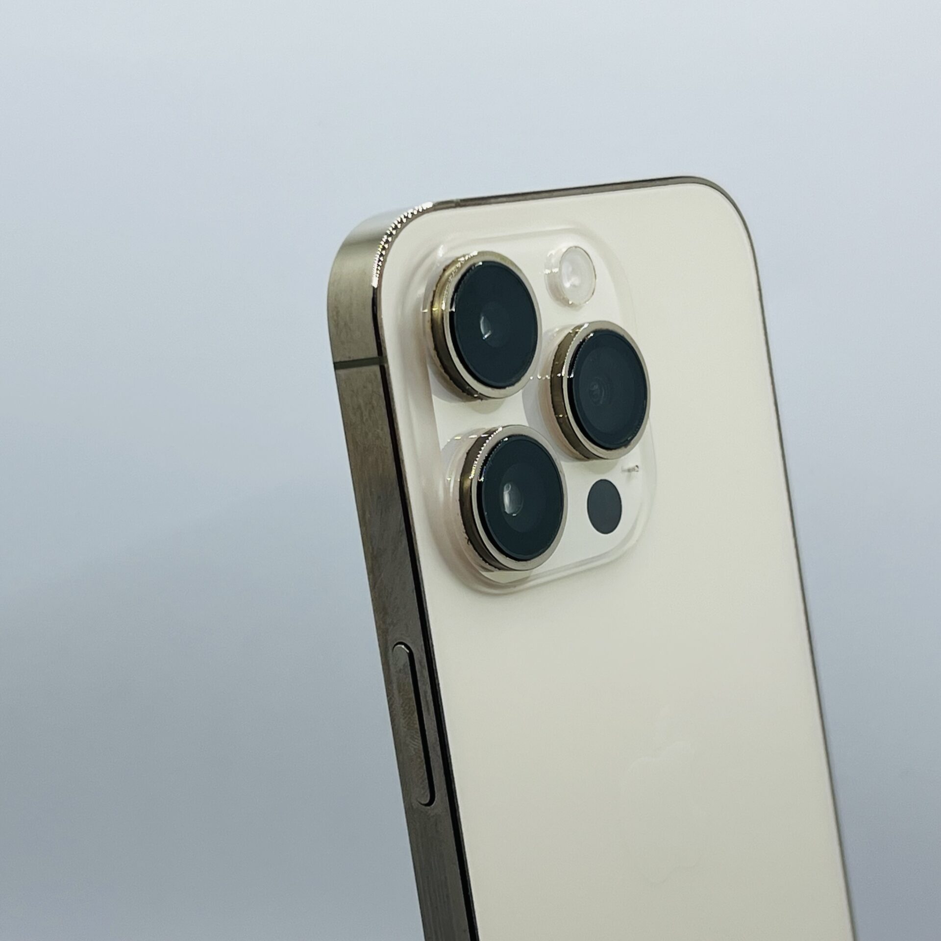 Apple iPhone 14 Pro 256GB Gold – (Grade B) - Image 11