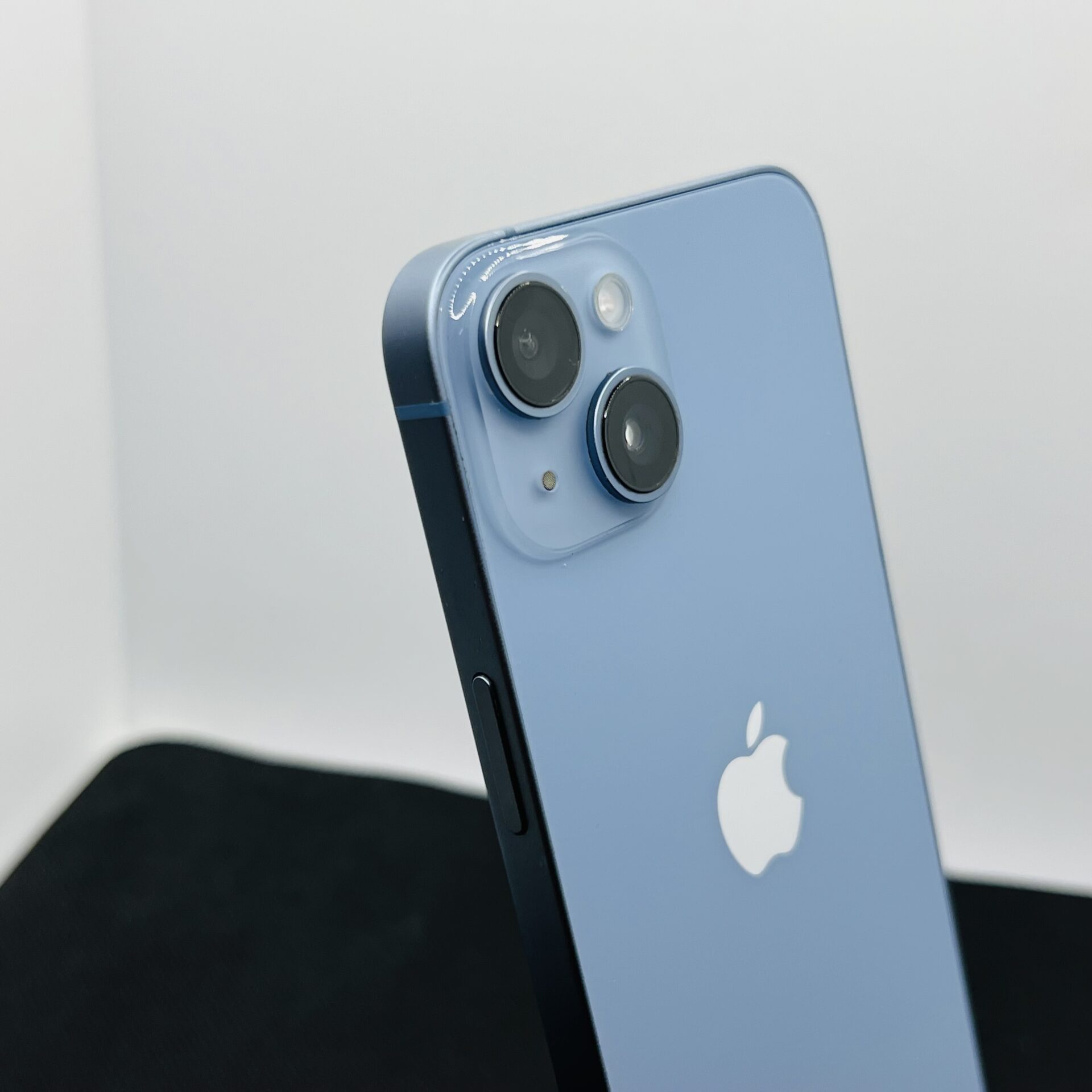 Apple iPhone 14 256GB Blue – (Grade B) - Image 11