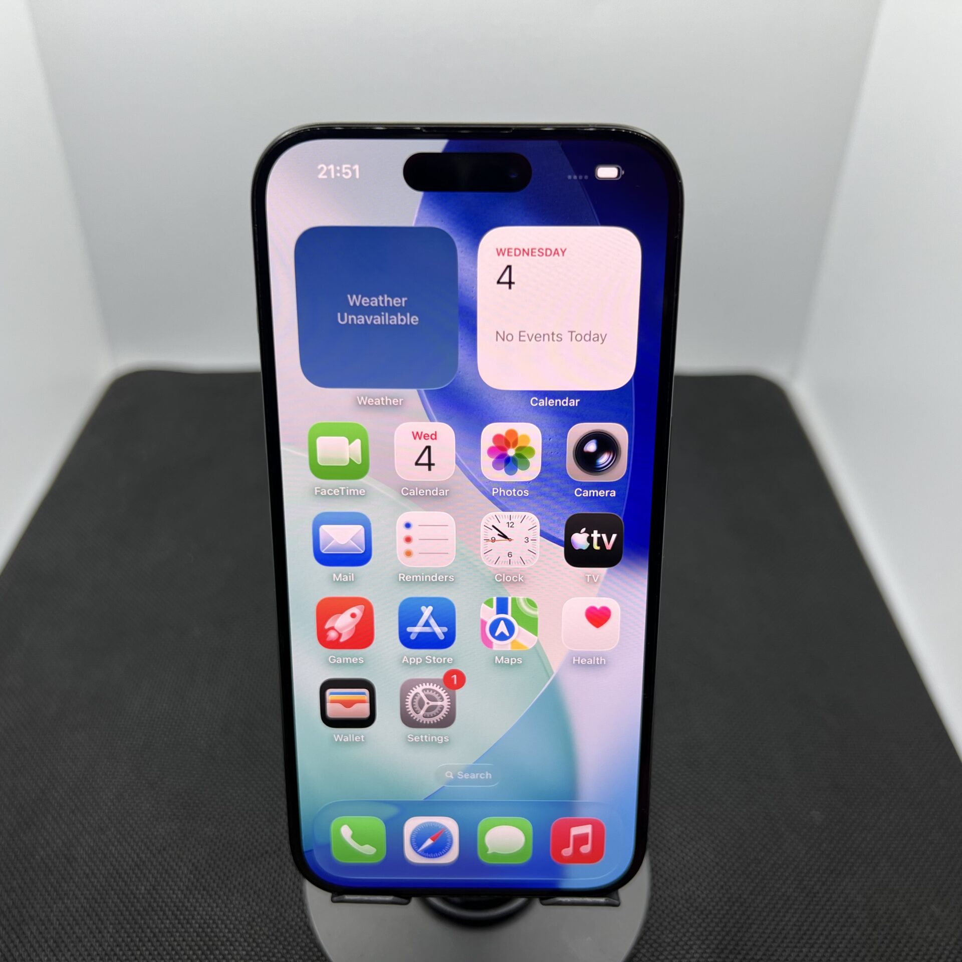 Apple iPhone 15 Pro 256GB Black Titanium – (Grade B) - Image 2