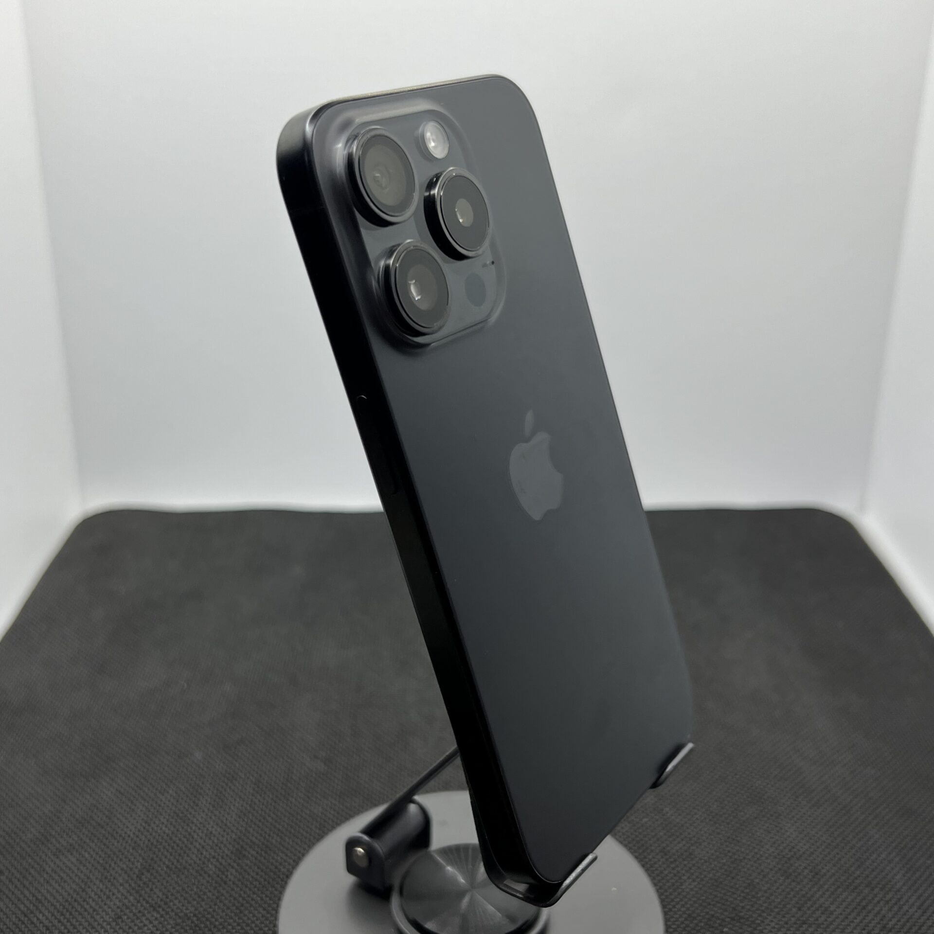 Apple iPhone 15 Pro 256GB Black Titanium – (Grade B) - Image 10