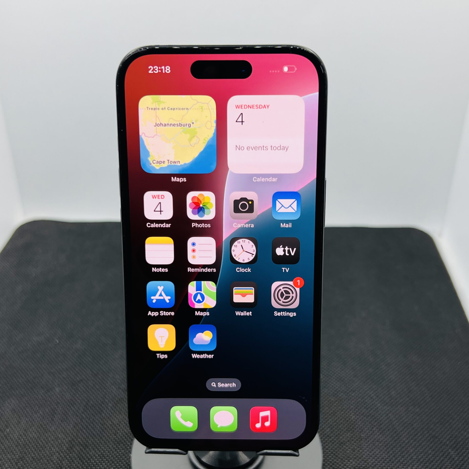 Apple iPhone 15 128GB Black – (Grade B) - Image 2