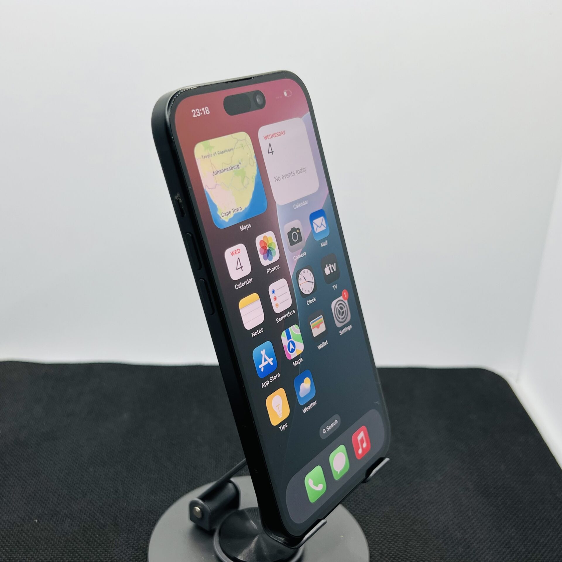 Apple iPhone 15 128GB Black – (Grade B) - Image 3