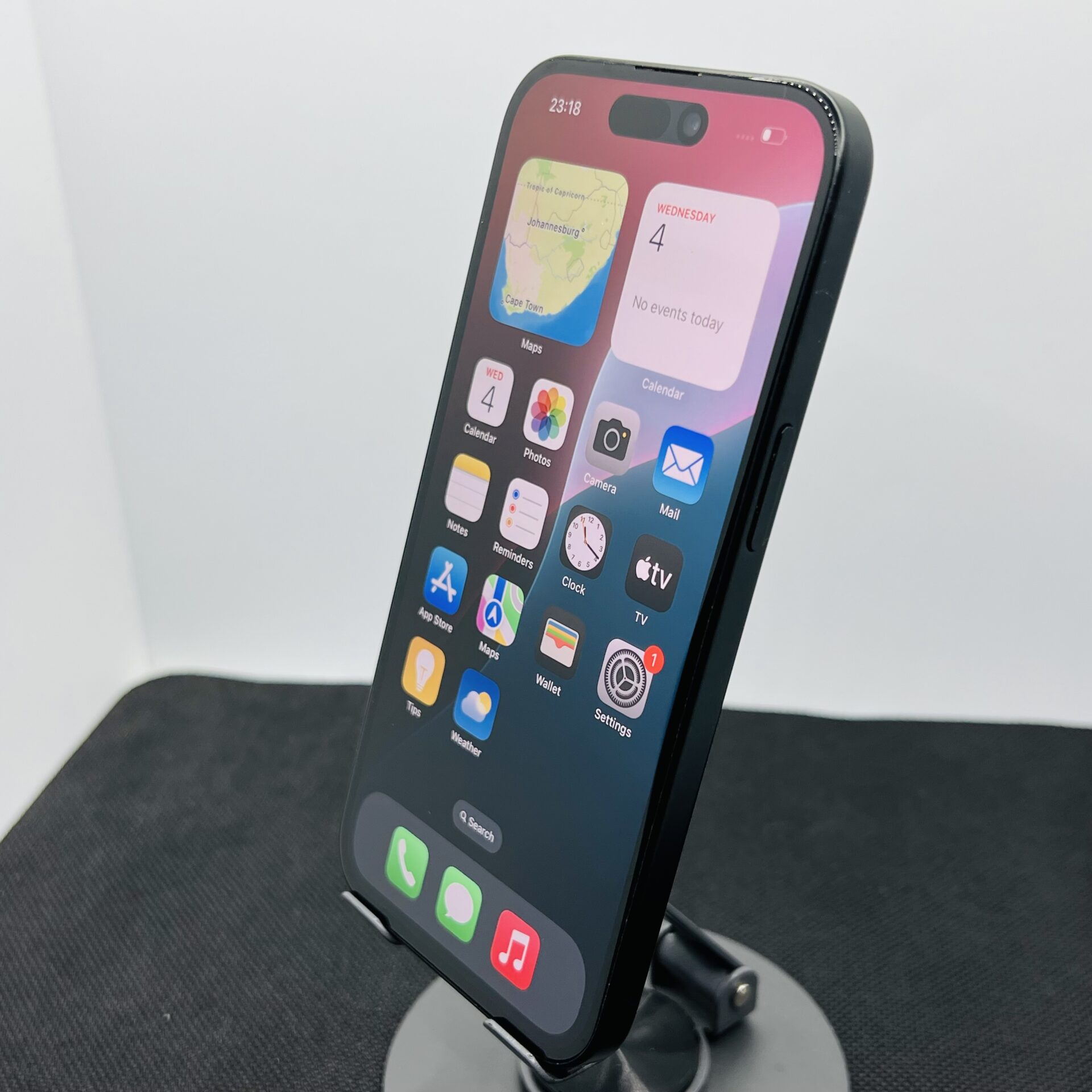 Apple iPhone 15 128GB Black – (Grade B) - Image 5