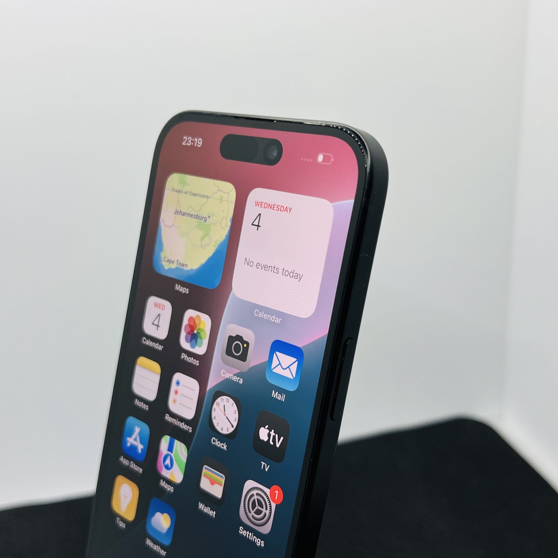 Apple iPhone 15 128GB Black – (Grade B) - Image 6