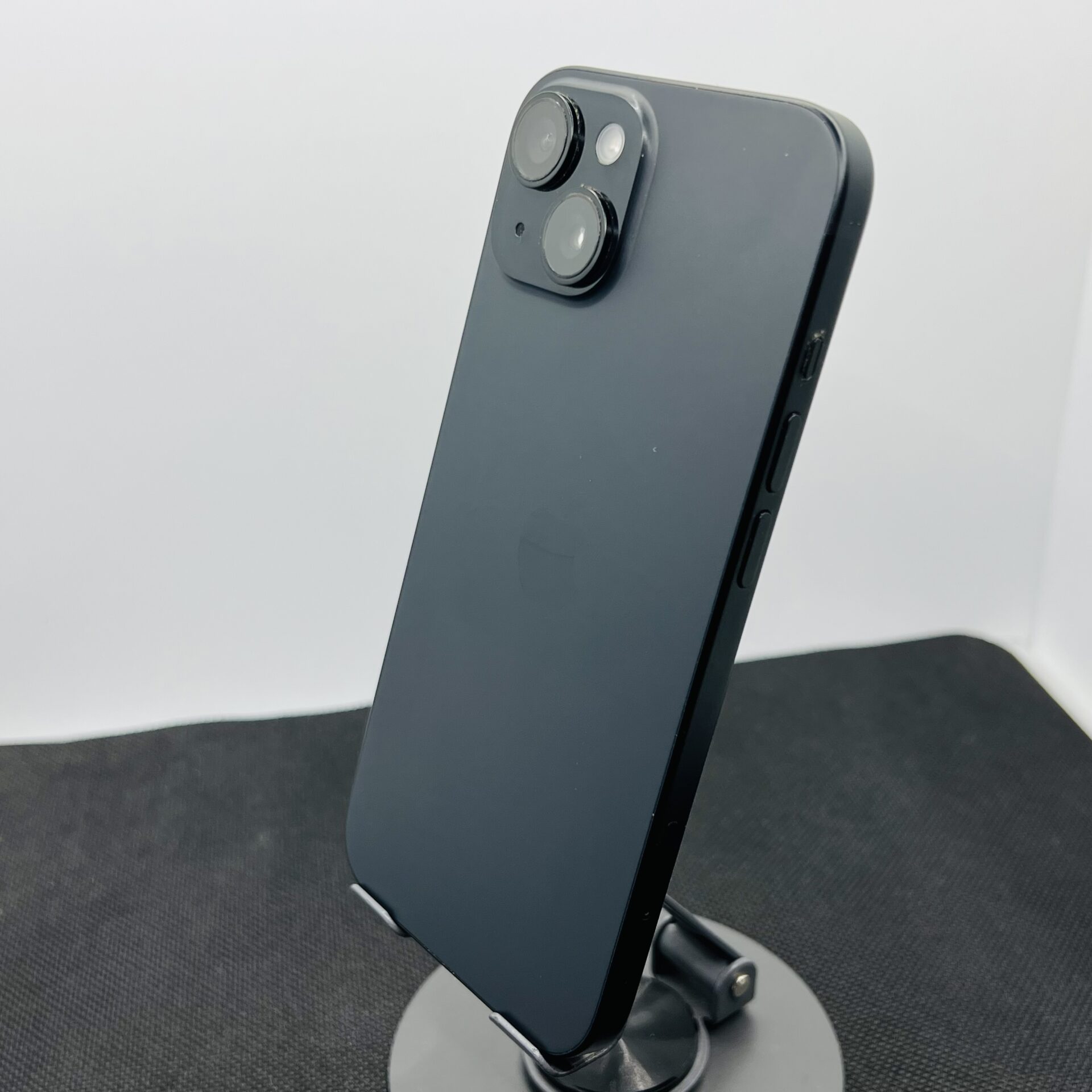 Apple iPhone 15 128GB Black – (Grade B) - Image 8