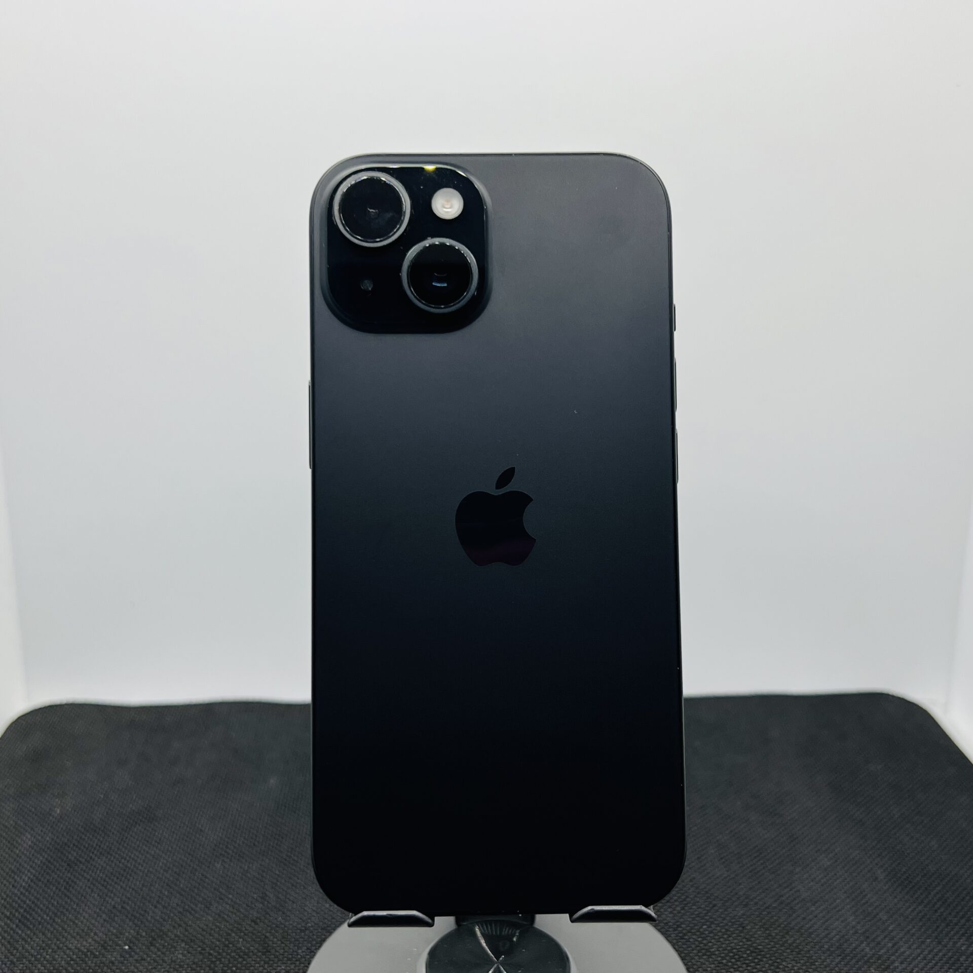 Apple iPhone 15 128GB Black – (Grade B) - Image 9