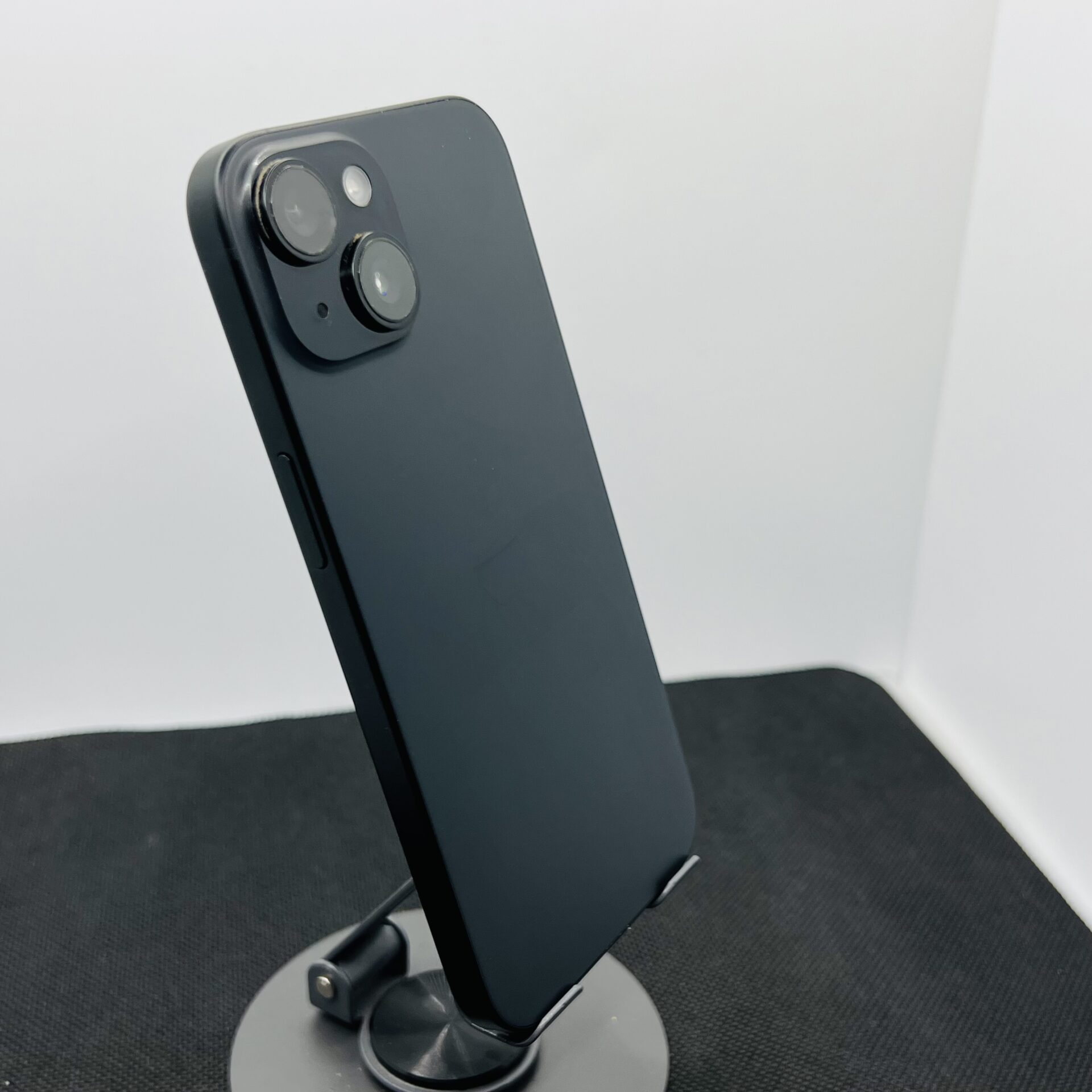 Apple iPhone 15 128GB Black – (Grade B) - Image 10