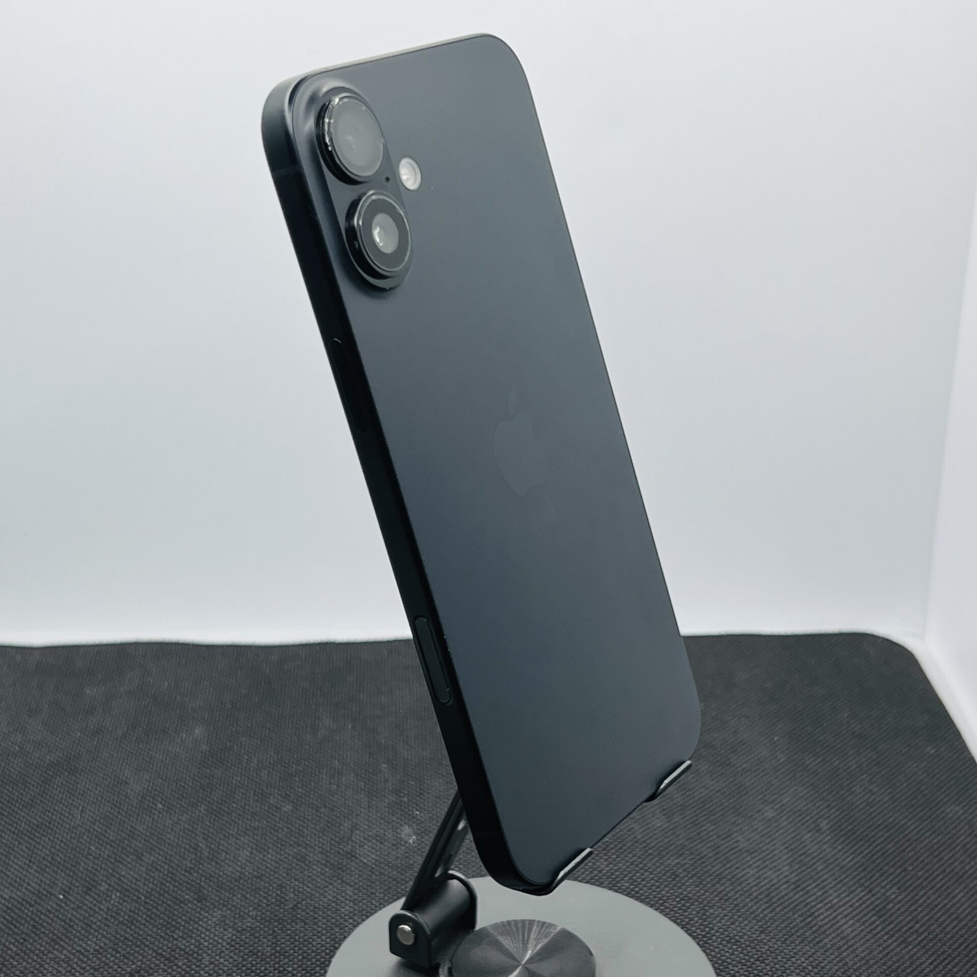 Apple iPhone 16 Plus 128GB Black – (Grade B) - Image 10