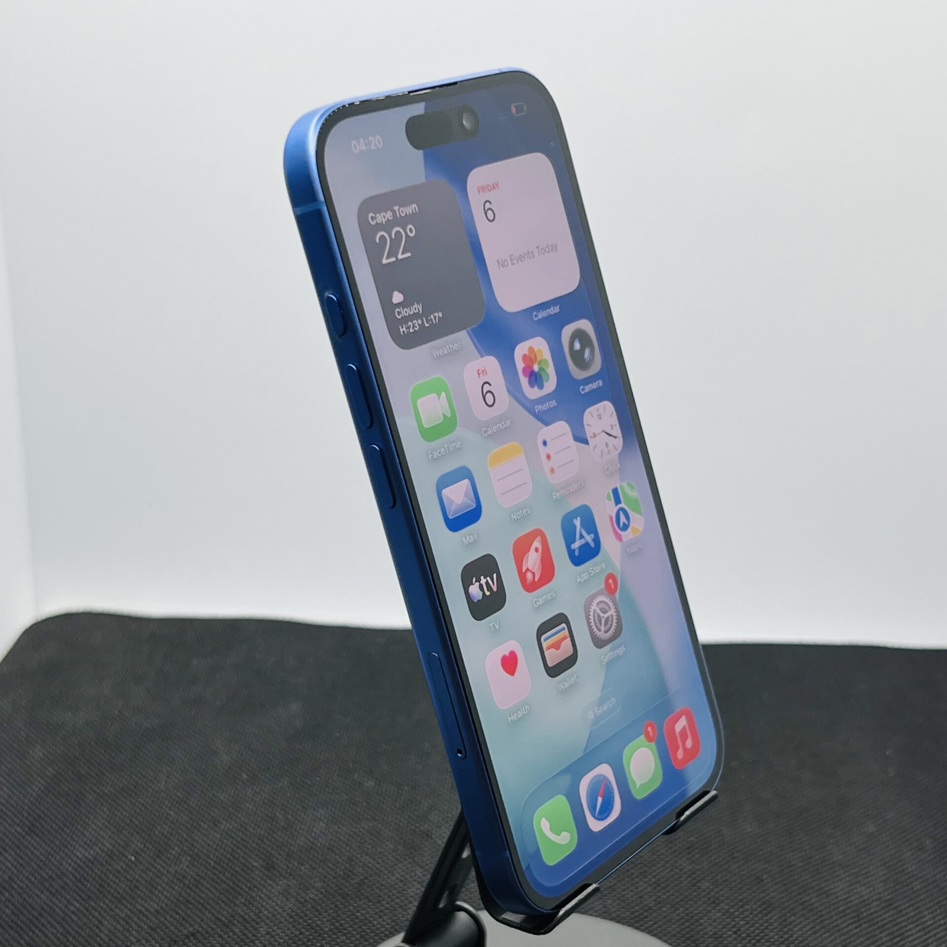 Apple iPhone 16 128GB Ultramarine – (Grade B) - Image 3