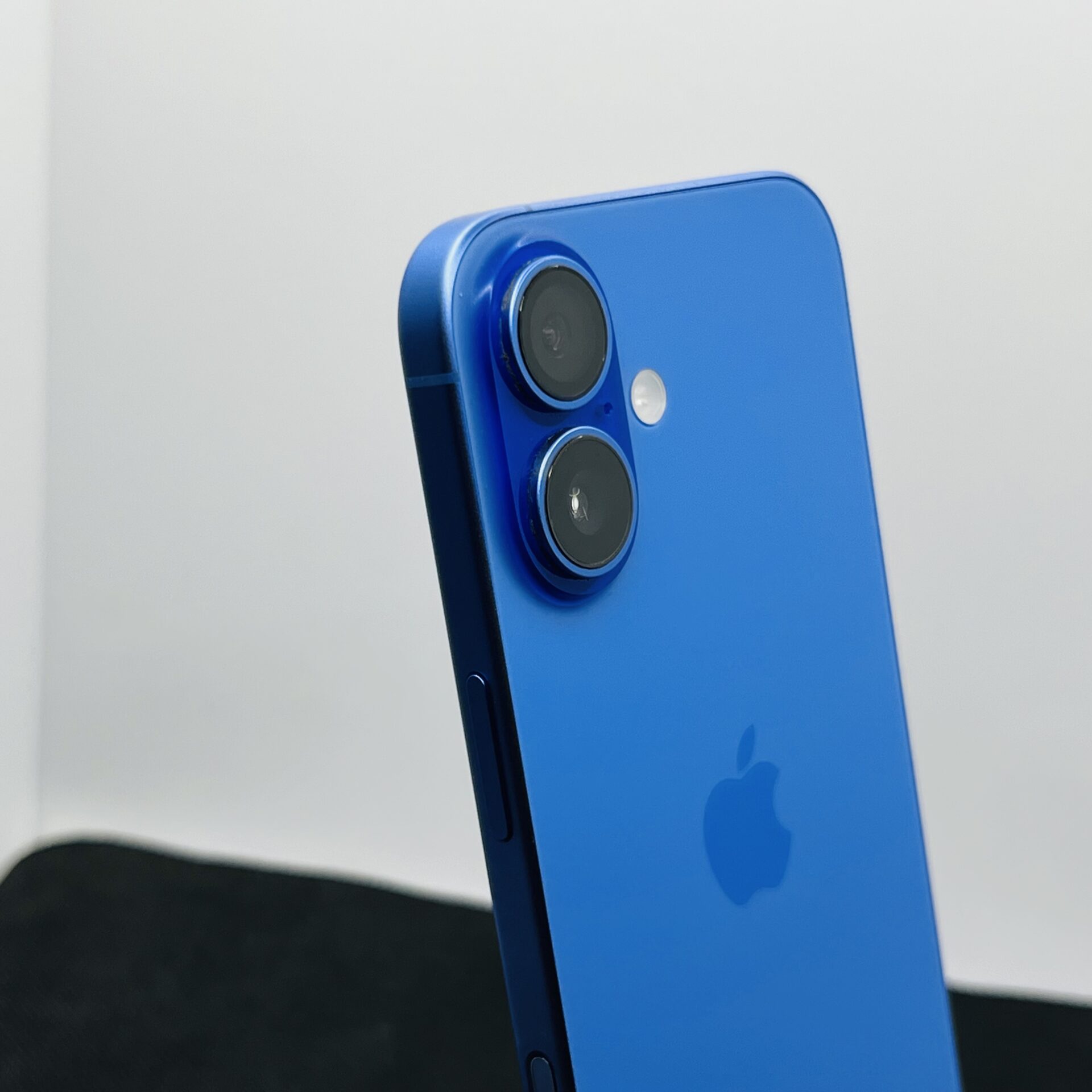 Apple iPhone 16 128GB Ultramarine – (Grade B) - Image 11