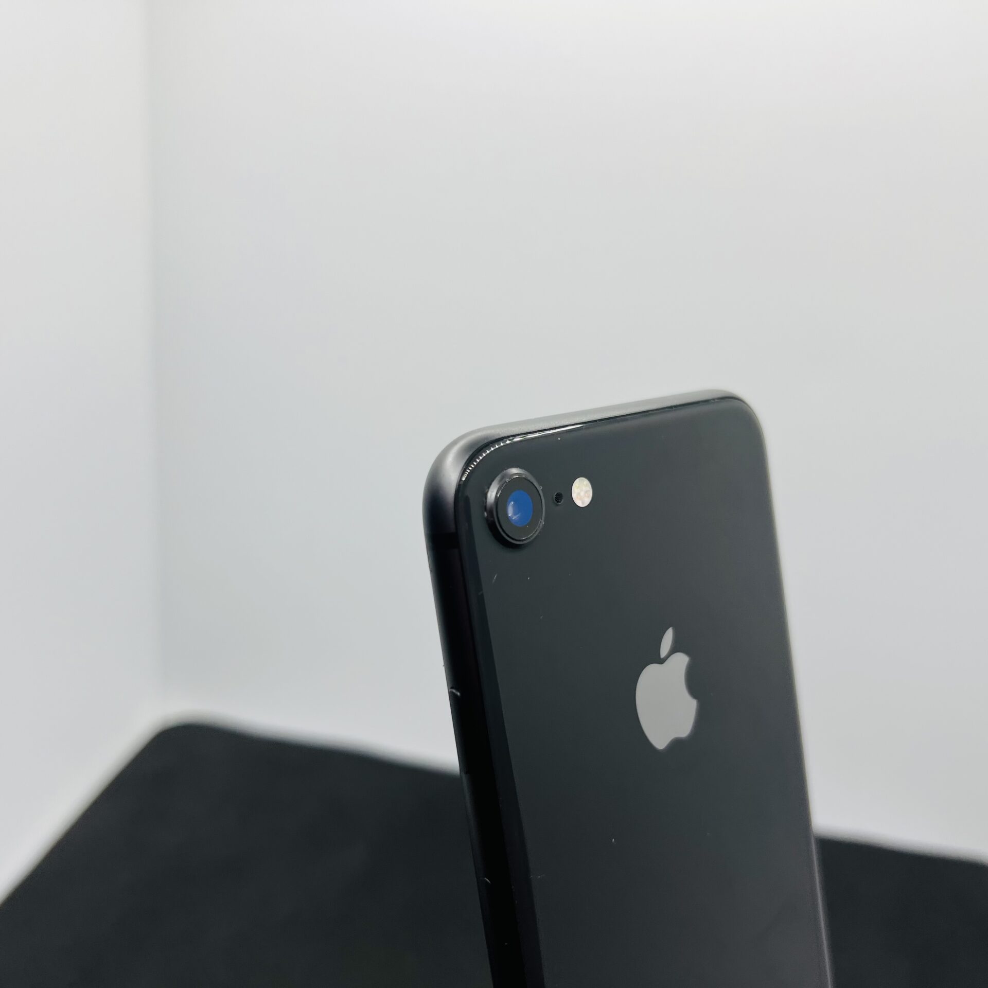 Apple iPhone 8 64GB Space Gray (Grade B) - Minor Bright Spots - Image 10