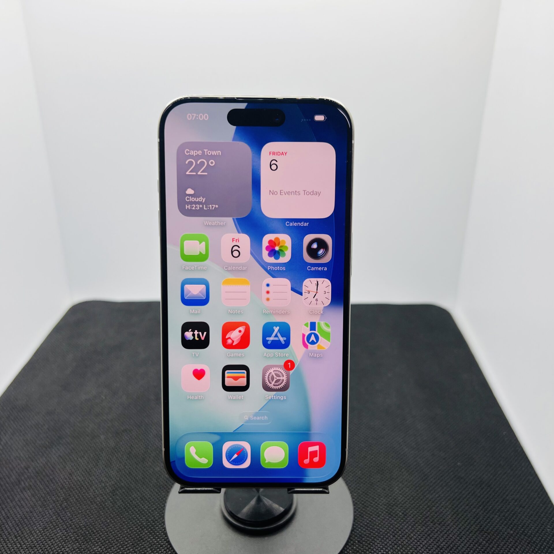 Apple iPhone 15 Pro 256GB White Titanium – (Grade B) - Image 2