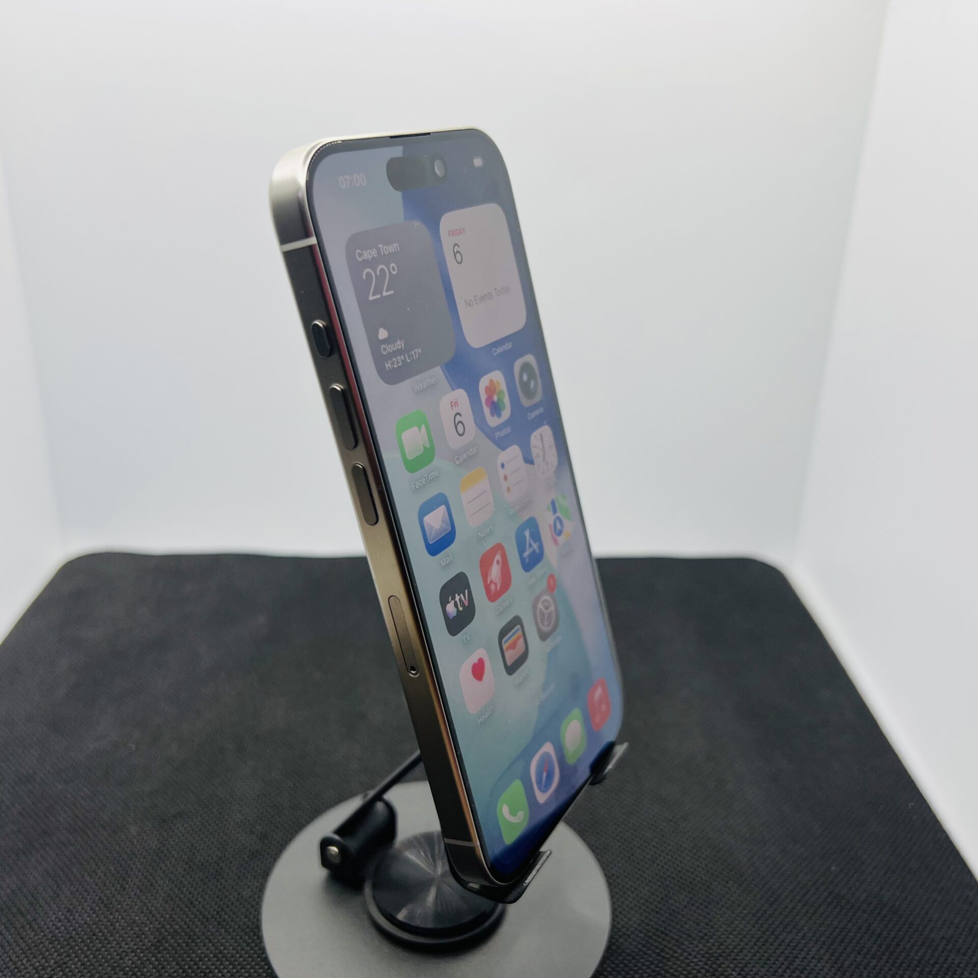 Apple iPhone 15 Pro 256GB White Titanium – (Grade B) - Image 3